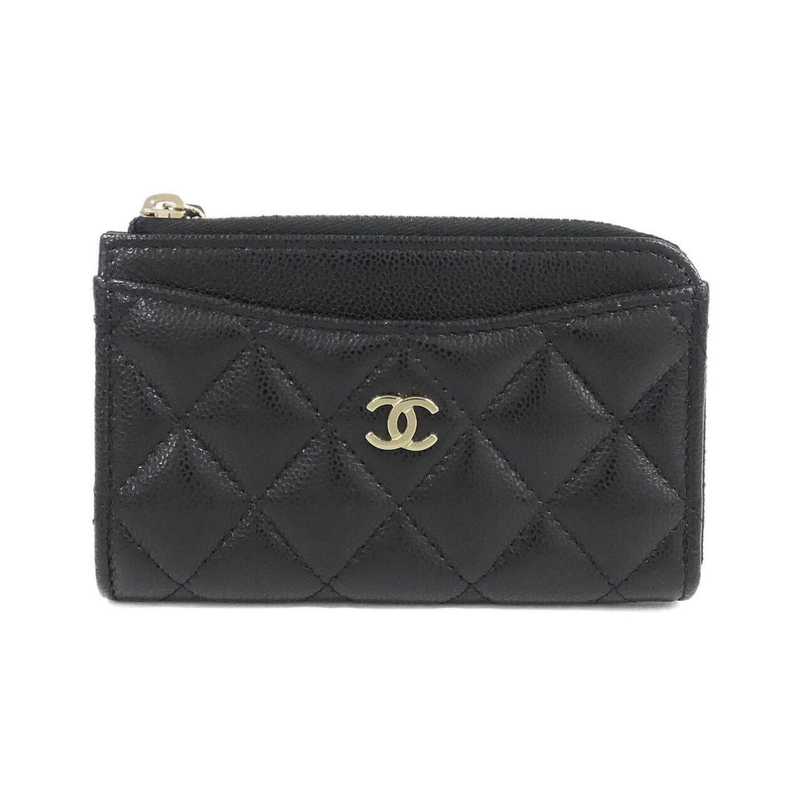 Card Case Calfskin Grained Chanel: Card Case Calfskin Grained Chanel Card case Calfskin Grained Chanel, a sleek and sophisticated accessory in black grained calfskin, measures 8cm x 13cm x 2cm. This compact card case is made from