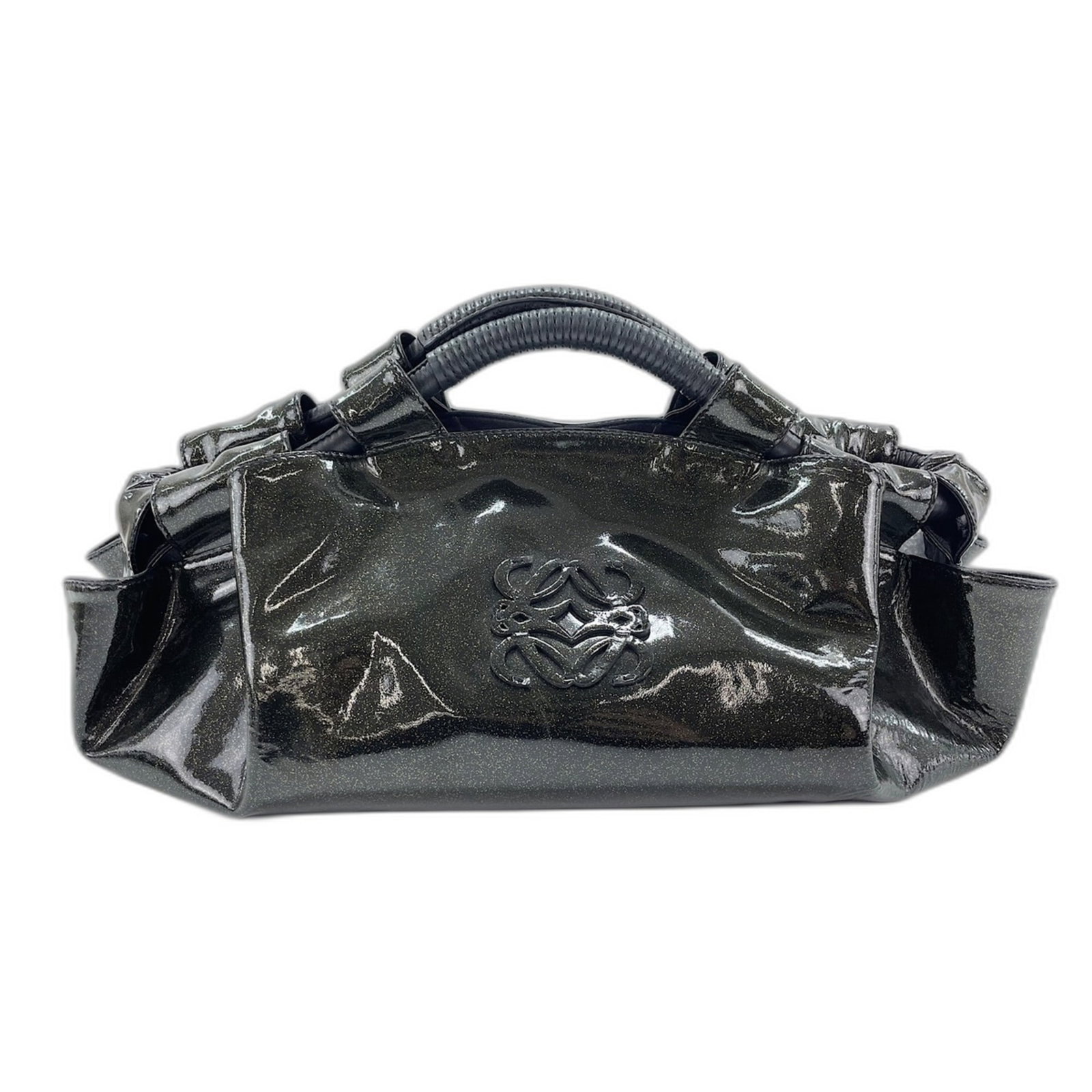 Handbag Loewe: Handbag Loewe This stunning Loewe handbag boasts a striking green hue, perfectly balanced by its sleek design and refined dimensions. Measuring 19cm x 35cm x 17cm, it offers a stylish and compact