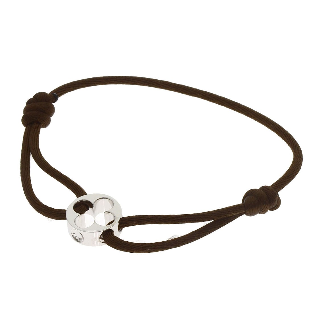 Louis Vuitton Brassle K18 White Gold Empreinte Lien Bracelet: Louis Vuitton Brassle K18 White Gold Empreinte Lien Bracelet K18 White Gold Empreinte Lien Bracelet from LOUIS VUITTON boasts a sleek, silver-toned design with a luxurious K18 white gold finish. The o