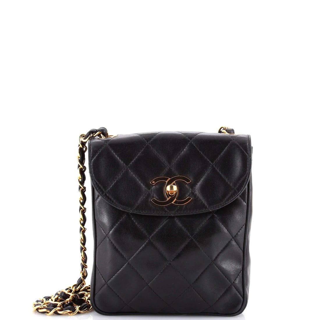 Chanel Vintage Square Lambskin Quilted Medium Flap Bag CC: Chanel Vintage Square Lambskin Quilted Medium Flap Bag CC The Chanel Vintage Square Lambskin Quilted Medium Flap Bag CC boasts a timeless design with its iconic quilted lambskin exterior in black. Thi