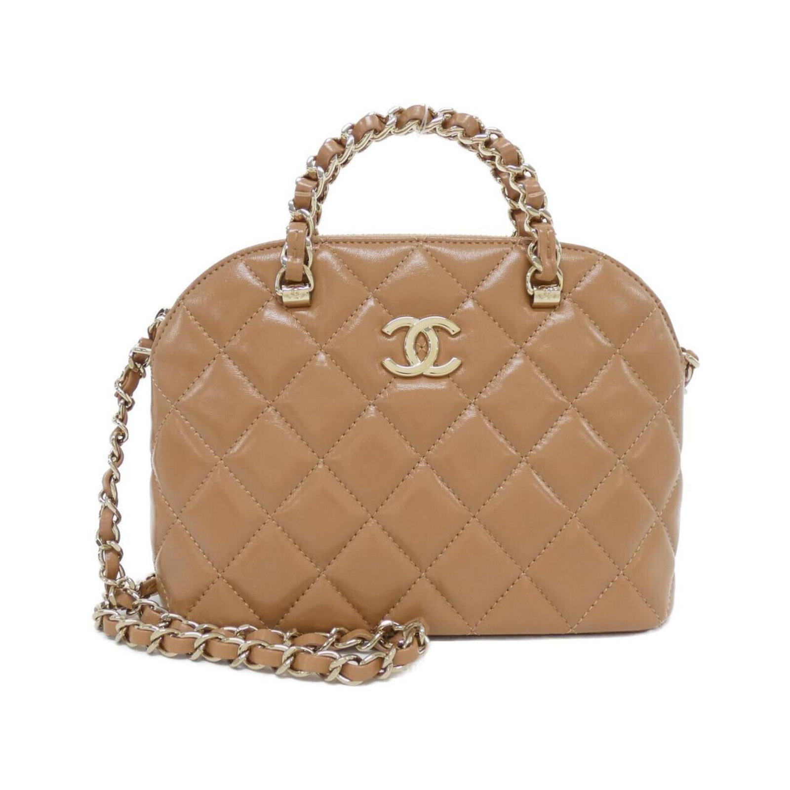 Handbag Leather from Chanel: Handbag Leather from Chanel This exquisite handbag features rich, supple lambskin leather from Chanel, crafted with precision and attention to detail. The classic design boasts a timeless beige color 