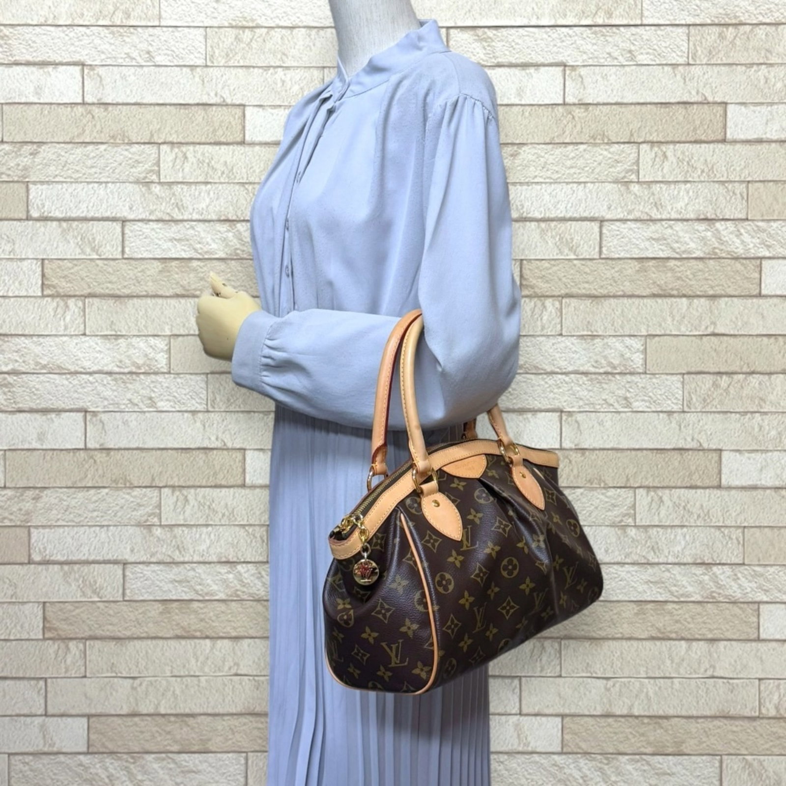 Louis Vuitton Monogram Handbag - 2