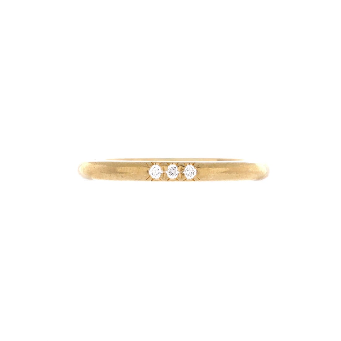 Tiffany & Co. Classic Wedding Band 3 Diamonds Ring 18K Yellow Gold 2mm: Tiffany & Co. Classic Wedding Band 3 Diamonds Ring 18K Yellow Gold 2mm 18K yellow gold, this Tiffany & Co. Classic Wedding Band 3 Diamonds Ring boasts a striking 2mm diamond accent, adding a touch of 