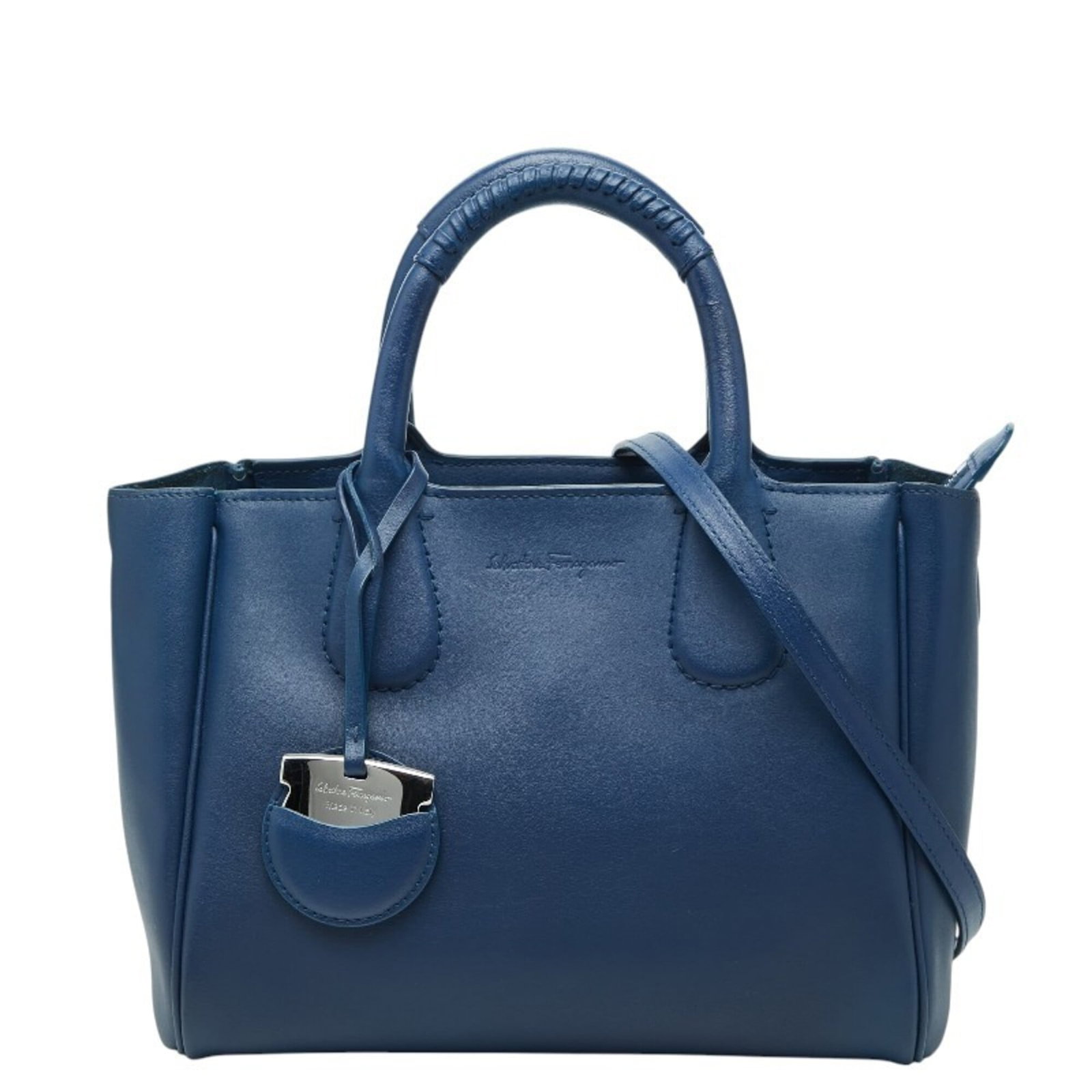 Ferragamo Salvatore Handbag Leather Bag Shoulder: Ferragamo Salvatore Handbag Leather Bag Shoulder Blue leather Salvatore Ferragamo shoulder bag with a classic design, measuring 19cm x 24cm x 14cm. This stylish handbag features a timeless look and