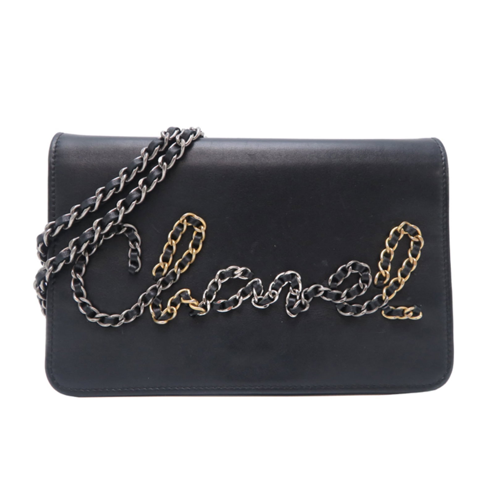 Chain shoulder leather wallet: Chain shoulder leather wallet Chain shoulder leather wallet in black lambskin features a 1.3m chain strap and measures 12.5cm x 19cm x 3cm. The lambskin material provides a luxurious feel, while the