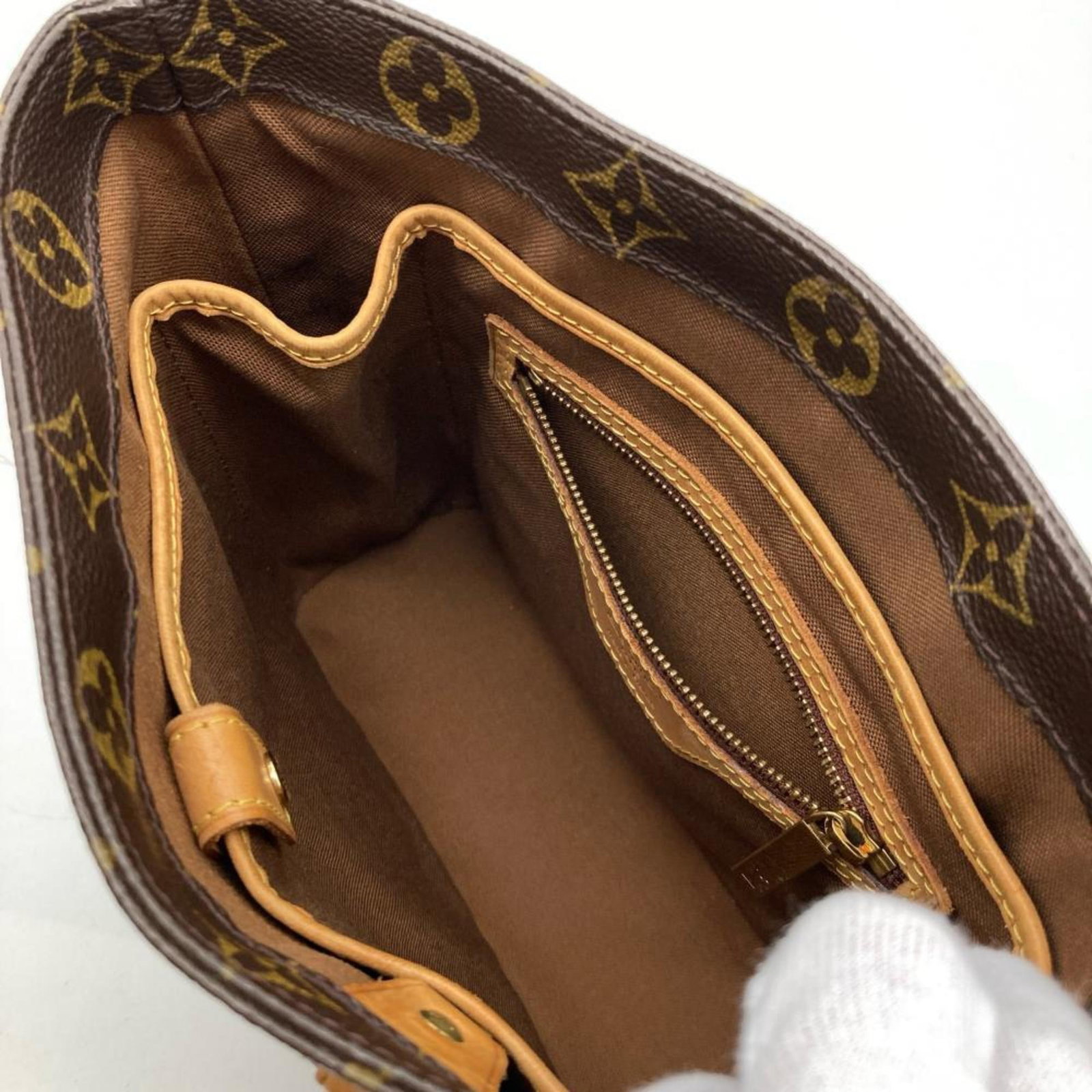 Louis Vuitton Monogram Handbag - 9