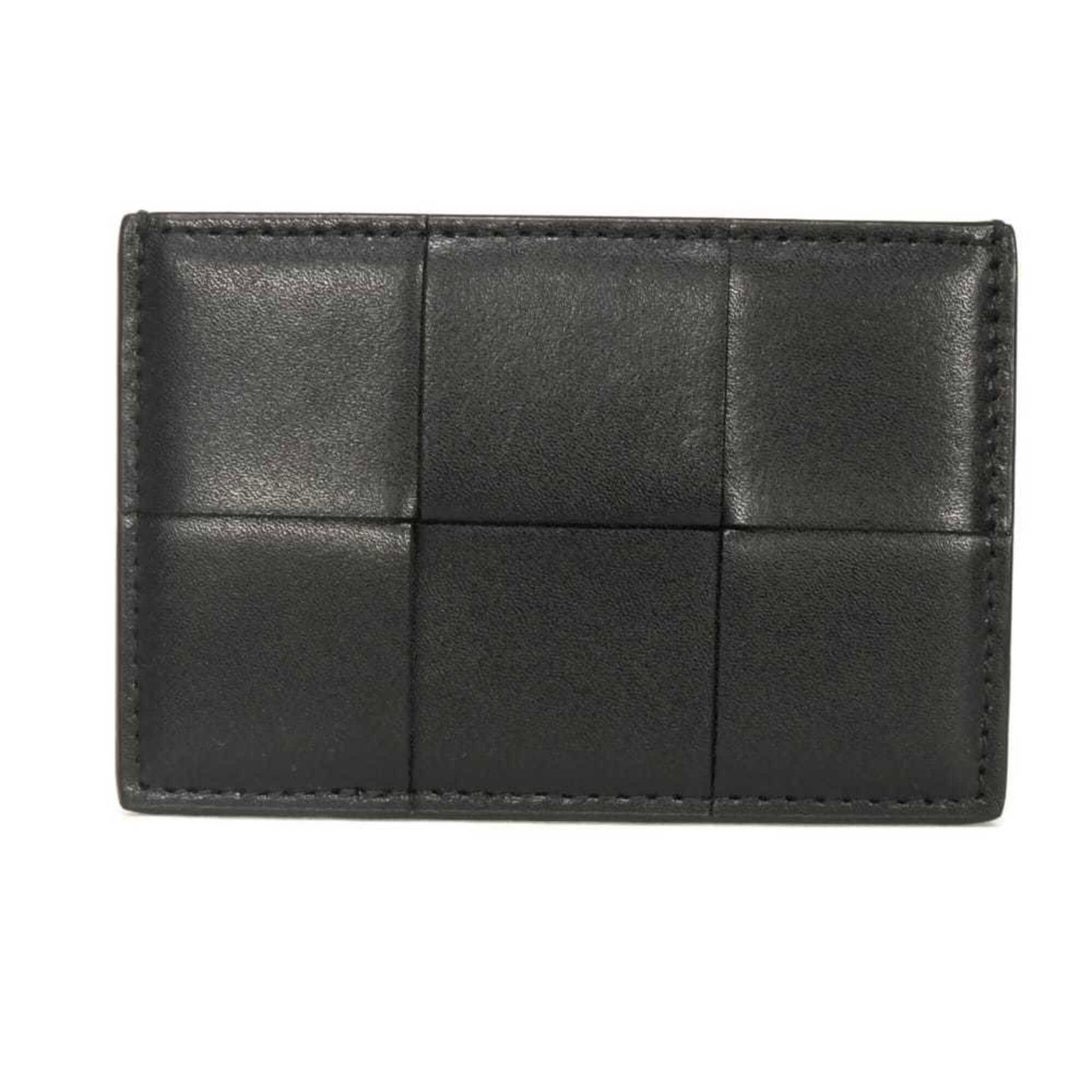 Veneta Card Leather Case: Veneta Card Leather Case The Veneta Card Leather Case is crafted from high-quality calfskin leather, showcasing a sleek and sophisticated design. Measuring 7.6cm x 11.4cm x 5mm, this compact case is p