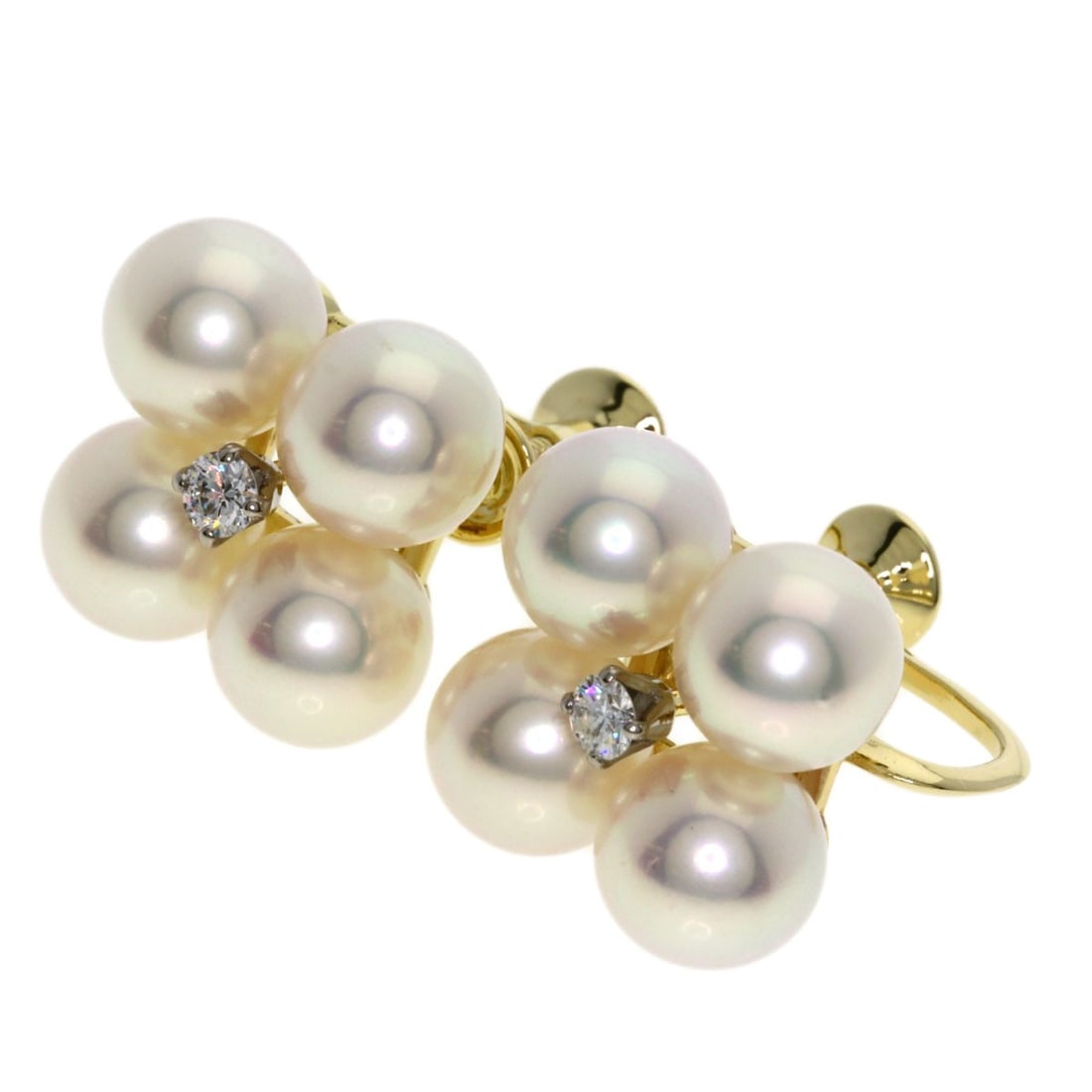 K14 Yellow Gold Mikimoto Pearl Diamond Earring: K14 Yellow Gold Mikimoto Pearl Diamond Earring K14 Yellow Gold Mikimoto Pearl Diamond Earring boasts a striking combination of gold and pearl, expertly crafted in high-karat gold. The Mikimoto pearl a