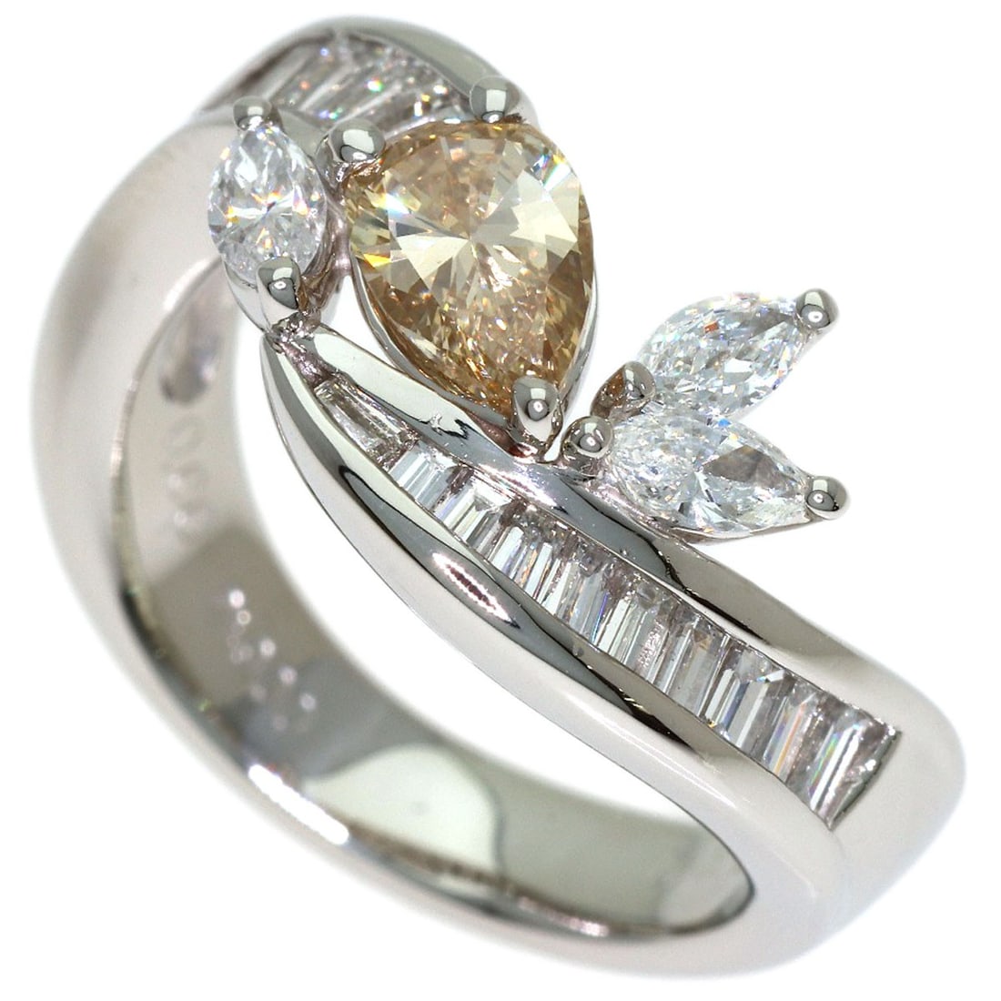 1.08Ct Diamond Ring Platinum Pt900 11.03G: 1.08Ct Diamond Ring Platinum Pt900 11.03G The 1.08Ct Diamond Ring Platinum Pt900 11.03G boasts a stunning 1.08 carat diamond set in a high-quality platinum ring. Its sleek silver metal construction