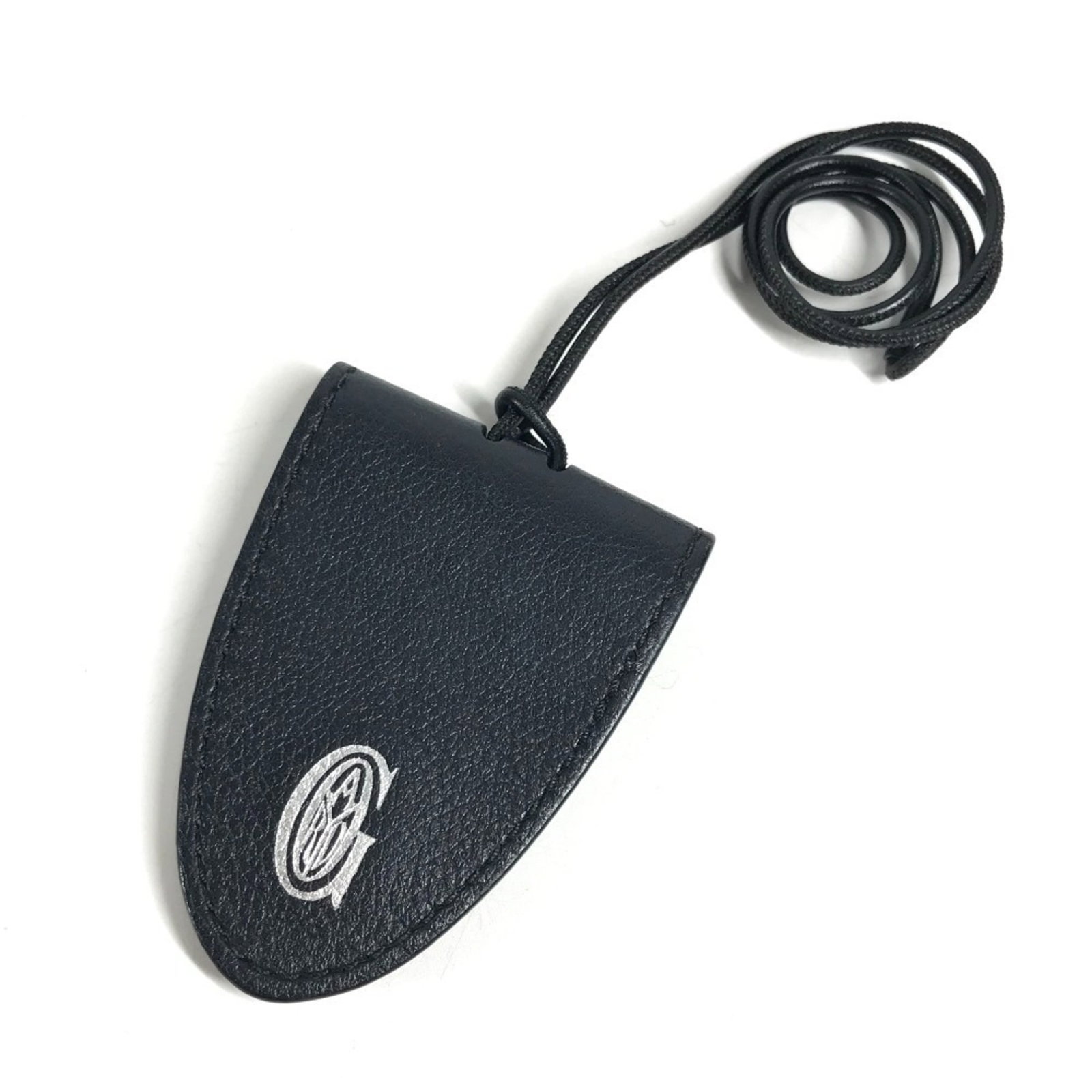 Key Chain Leather Goyard: Key Chain Leather Goyard Leather Goyard key chain from France, made from high-quality leather, features a classic design that adds a touch of sophistication to any outfit. The black color provides a