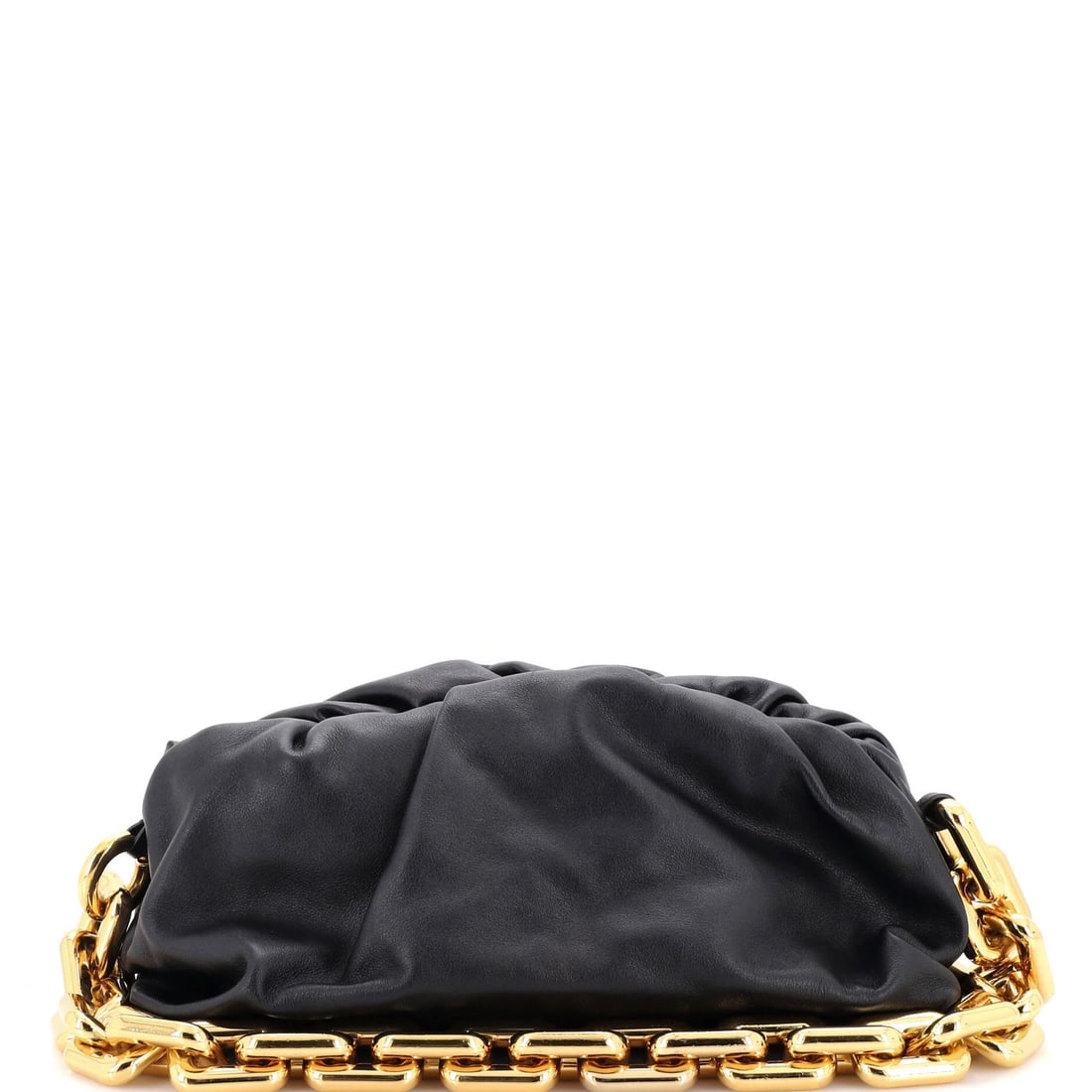 Bottega Veneta The Chain Pouch Leather: Bottega Veneta The Chain Pouch Leather The Chain Pouch Leather from Bottega Veneta is a sleek and sophisticated shoulder bag, featuring a classic design with a gold-toned chain strap. Measuring 8" in