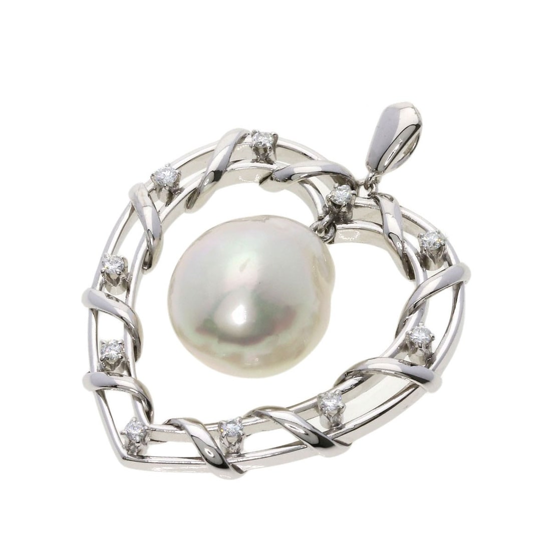 K14 White Gold Mikimoto Pearl Heart Pendant: K14 White Gold Mikimoto Pearl Heart Pendant K14 White Gold Mikimoto Pearl Heart Pendant, a stunning piece featuring a high-quality pearl at its center, set against a sleek K14 white gold background. T