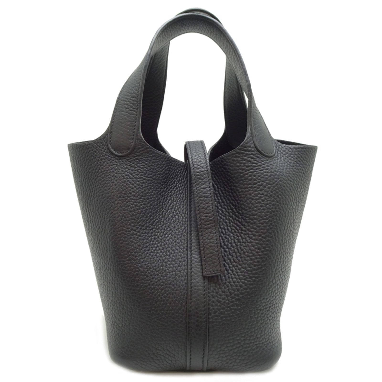 Clemence Leather Handbag Taurillon Hermes: Clemence Leather Handbag Taurillon Hermes Taurillon clemence leather handbag from Hermes, crafted in France with a sleek black finish. Measuring 18cm x 19cm x 13cm, this stylish accessory is designed