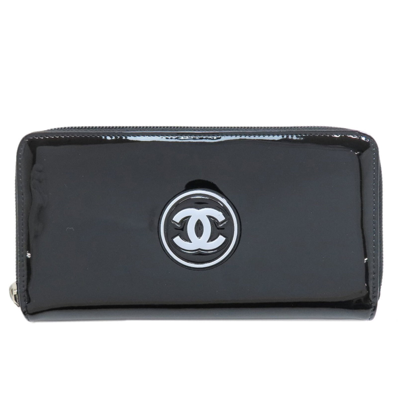 Chanel Long Wallet (Bi-Fold) Leather: Chanel Long Wallet (Bi-Fold) Leather Black leather bi-fold wallet from Chanel, measuring 10.5cm x 19cm x 2cm. This long wallet features high-quality leather construction and a classic design. A