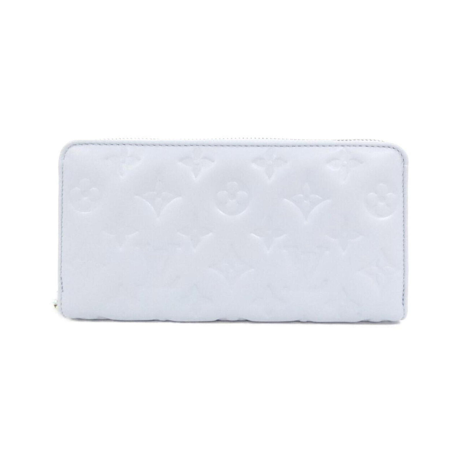 Leather Wallet Bi Fold Louis Vuitton: Leather Wallet Bi Fold Louis Vuitton This Louis Vuitton bi-fold wallet is crafted from high-quality lamb leather, featuring a classic blue color and sleek design. Measuring 10cm x 19cm x 2cm, it provi