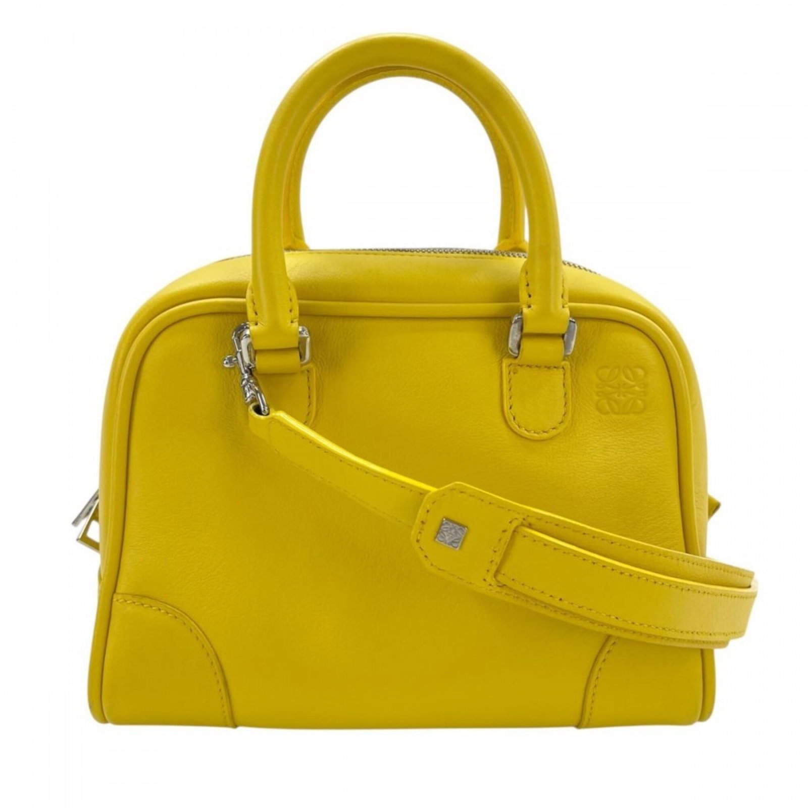 Shoulder Bag Leather Loewe Handbag: Shoulder Bag Leather Loewe Handbag Yellow Leather Loewe Shoulder Bag with Classic Design. This iconic shoulder bag features high-quality yellow leather and a timeless design that exudes sophistication