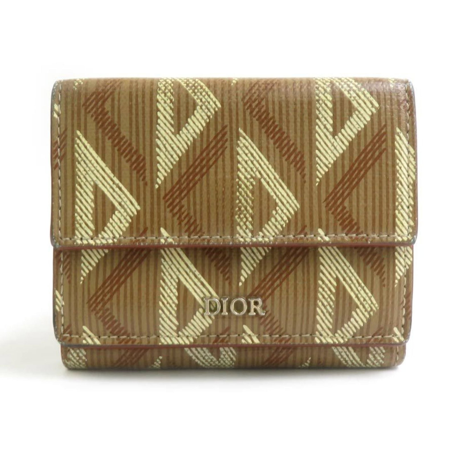 Christian Dior Wallet (Tri-Fold) Leather: Christian Dior Wallet (Tri-Fold) Leather Tri-fold leather wallet from Christian Dior, crafted in Italy with high-quality brown leather. The wallet's compact size makes it easy to carry, with