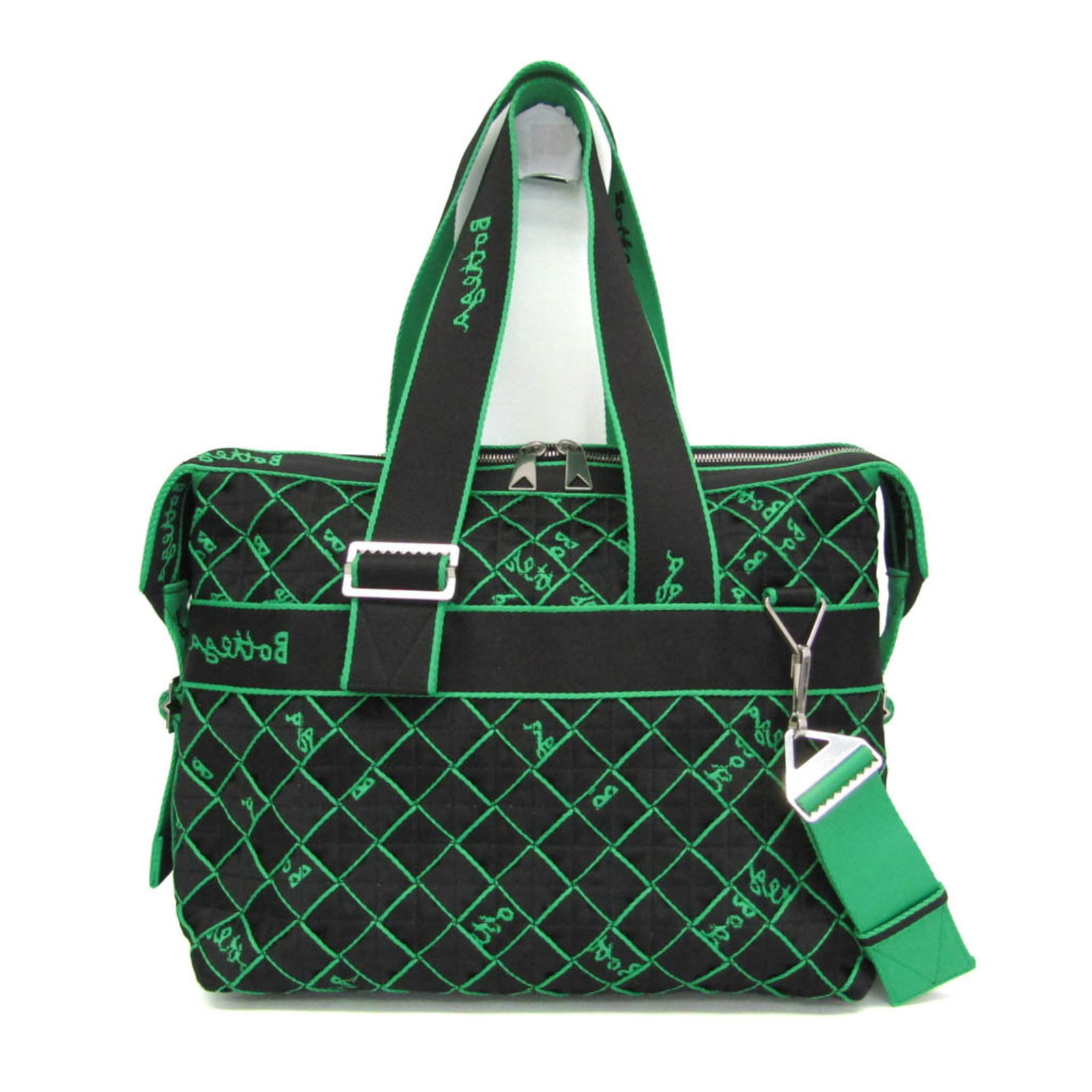 Bottega Veneta Boston Bag Shoulder Bag Polyamide: Bottega Veneta Boston Bag Shoulder Bag Polyamide The Bottega Veneta Boston Bag Shoulder Bag Polyamide is a sleek and versatile accessory, featuring Intrecciato 679970 webbing and a polyamide