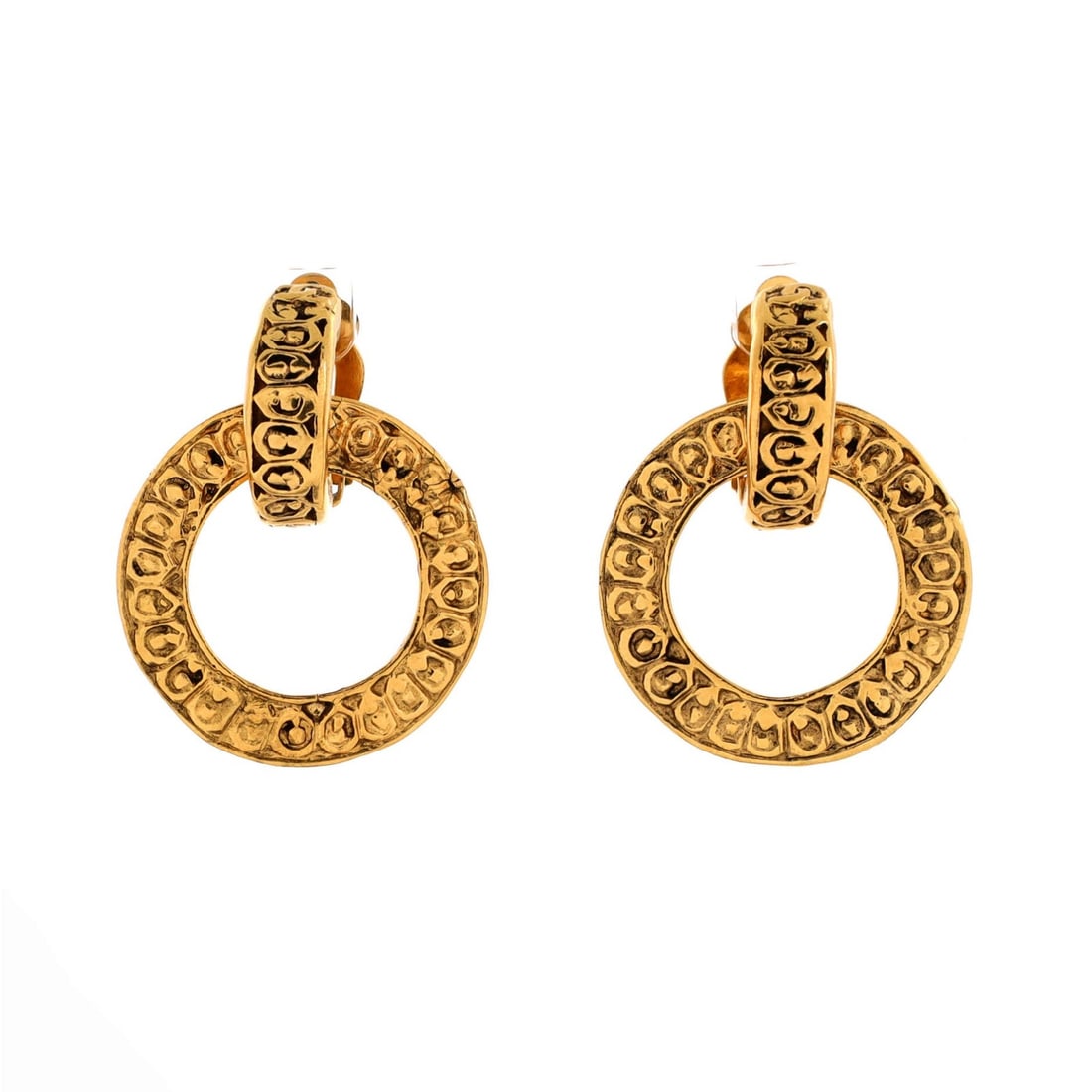Vintage CC Drop Hoop Clip-on Earrings Metal Large Chanel: Vintage CC Drop Hoop Clip-on Earrings Metal Large Chanel Gold CC drop hoop clip-on earrings with a large metal design, measuring 2" in height and 1.25" in width, featuring a classic Chanel style. The 