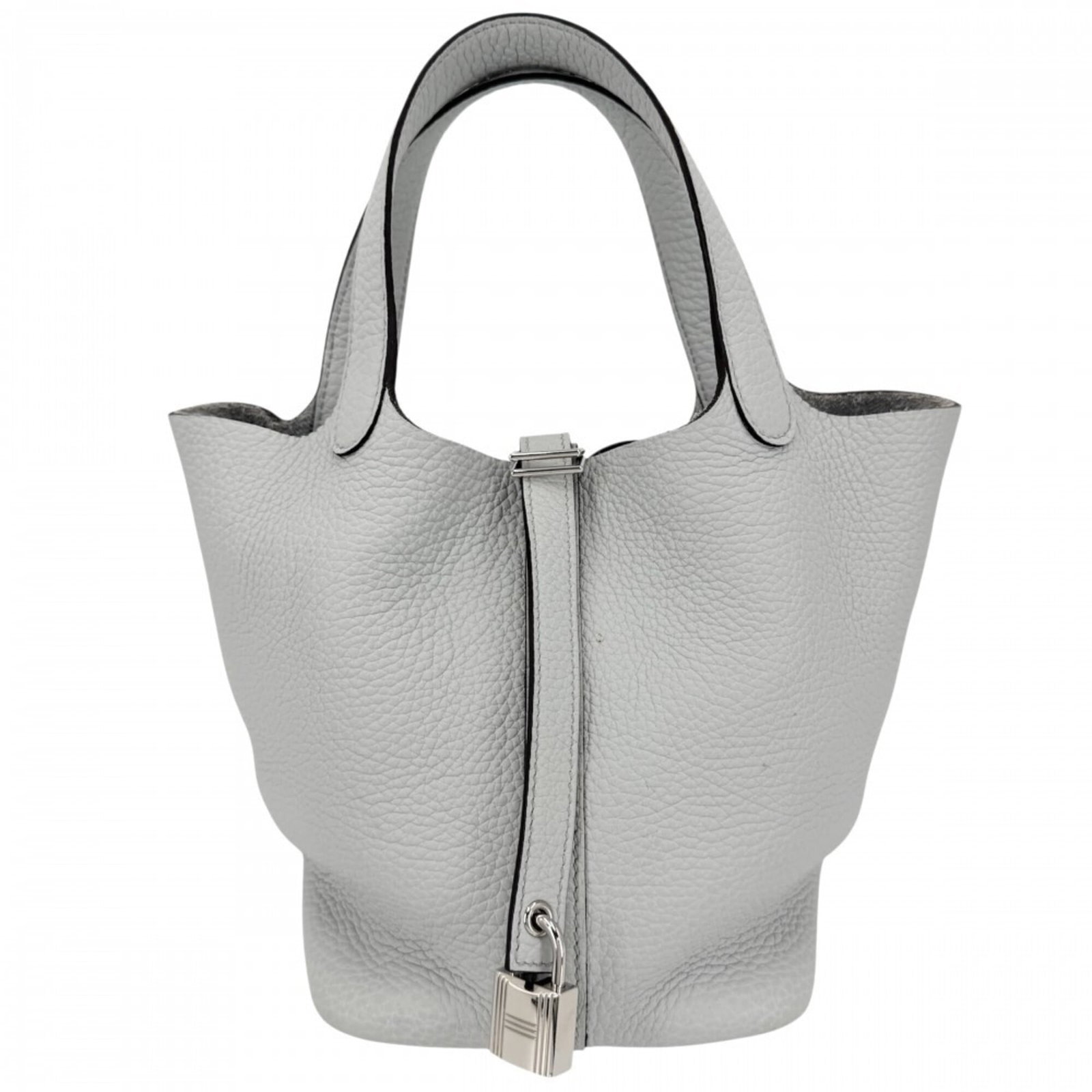 Silk Handbag Leather Hermes: Silk Handbag Leather Hermes Silk Handbag Leather Hermes - A stunning blue silk handbag made from 100% leather, measuring 18cm x 18cm x 13cm, perfect for everyday use. The bag's sleek design and