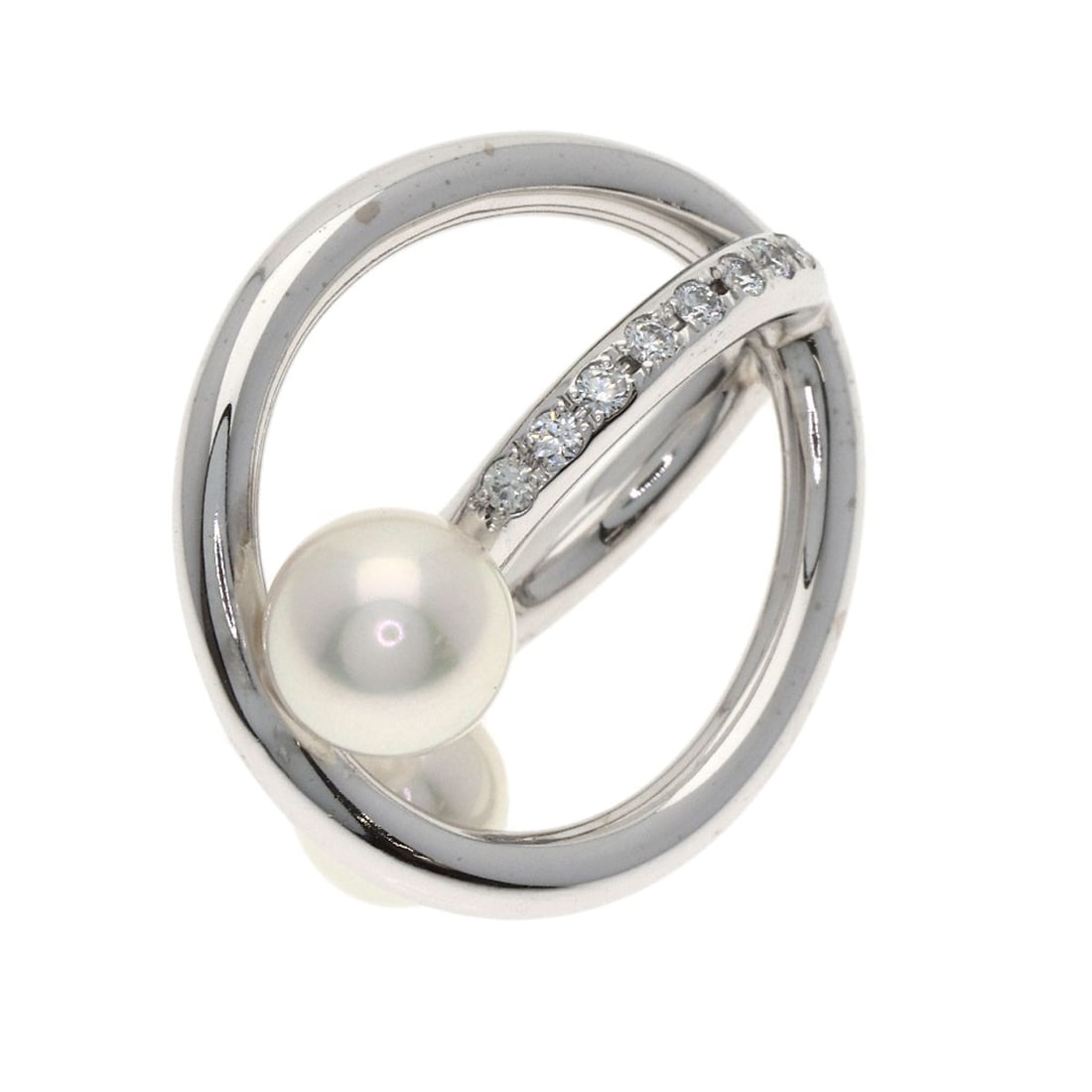K18 White Gold Mikimoto Pearl Diamond Pendant Top: K18 White Gold Mikimoto Pearl Diamond Pendant Top K18 White Gold Mikimoto Pearl Diamond Pendant Top boasts a striking combination of K18 white gold and a high-quality Mikimoto pearl, set in a
