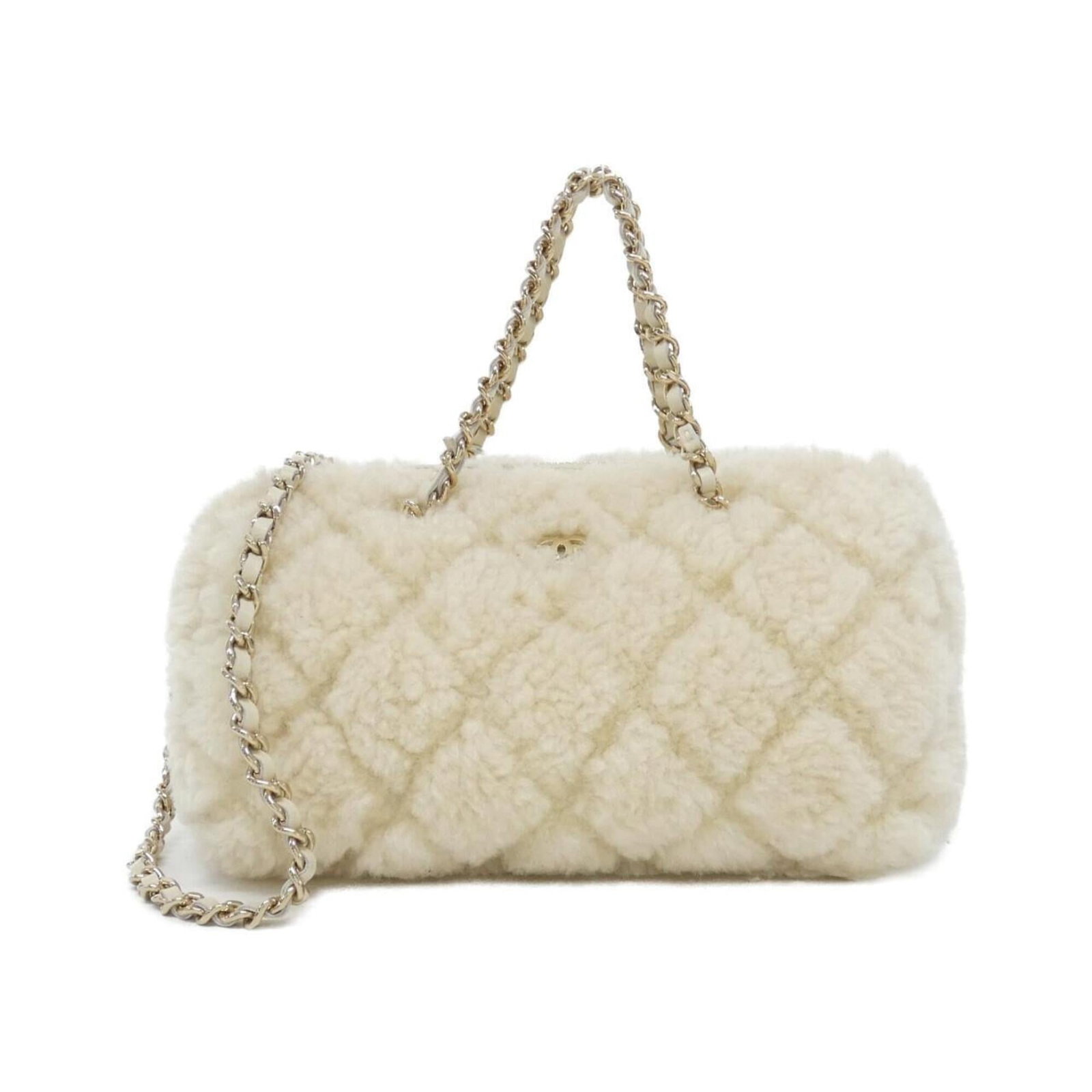 Handbag Chanel: Handbag Chanel Ivory Chanel handbag with gold hardware, measuring 11cm x 19cm x 11cm, offering a classic and elegant design. This Chanel MPN AP4474 handbag is a stylish accessory for women. Item