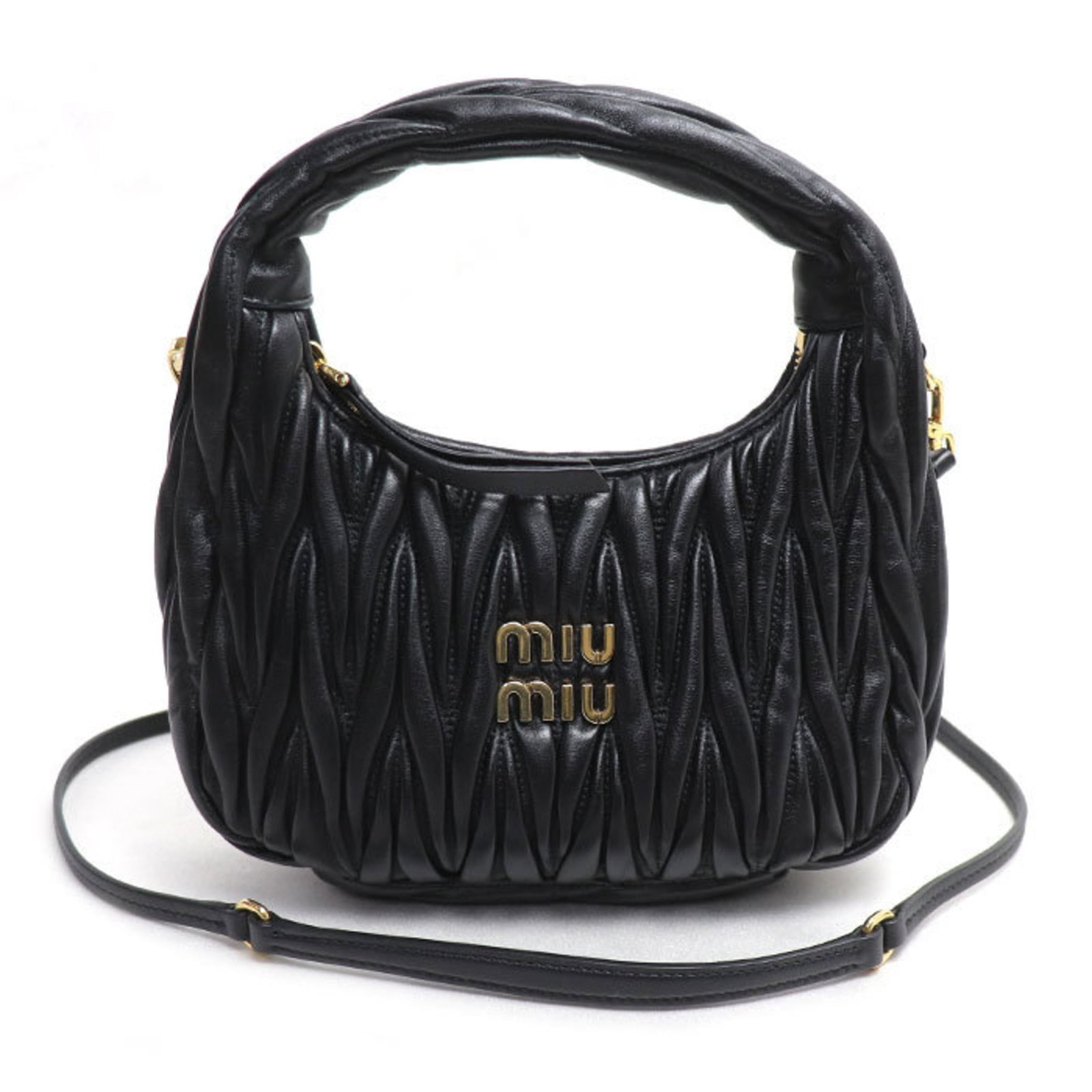 Shoulder Bag Leather: Shoulder Bag Leather Black leather shoulder bag with a classic design, measuring 17cm x 20cm x 6cm. Features a sturdy shoulder strap for comfortable carrying. Made from high-quality leather, this bag