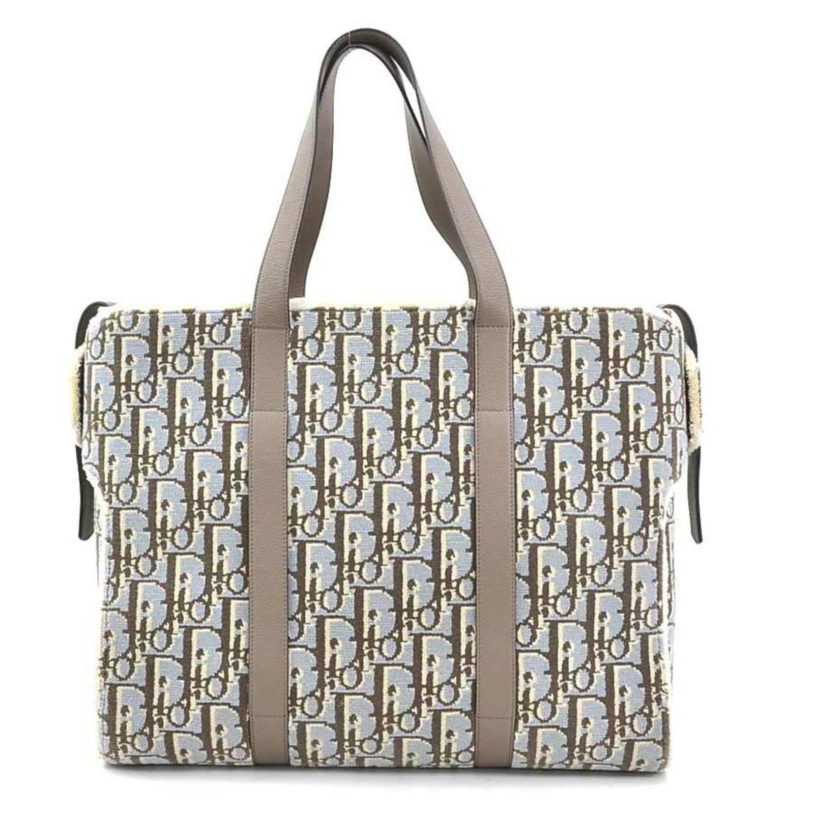 Handbag Leather Dior Christian: Handbag Leather Dior Christian The Christian Dior Country handbag is crafted from high-quality leather, featuring a distinctive gray and light blue color combination. Measuring 37cm x 45.5cm x 17cm,