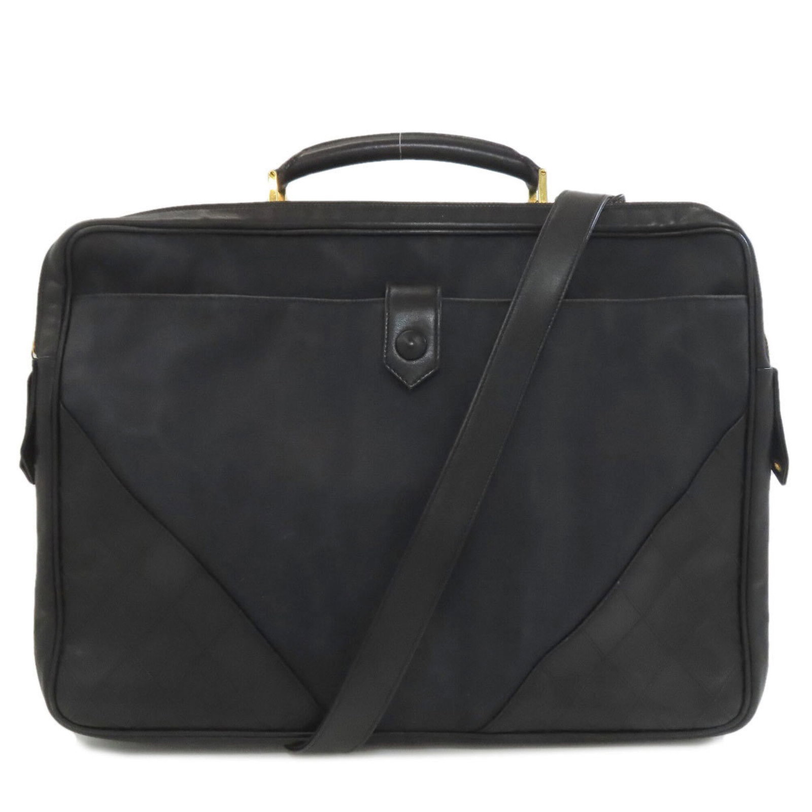 Canvas Briefcase Chanel: Canvas Briefcase Chanel Canvas Briefcase in Black with Shoulder Strap. This Chanel briefcase is made of canvas and features a black color. The bag measures 32cm x 42.5cm x 15.5cm and includes a should