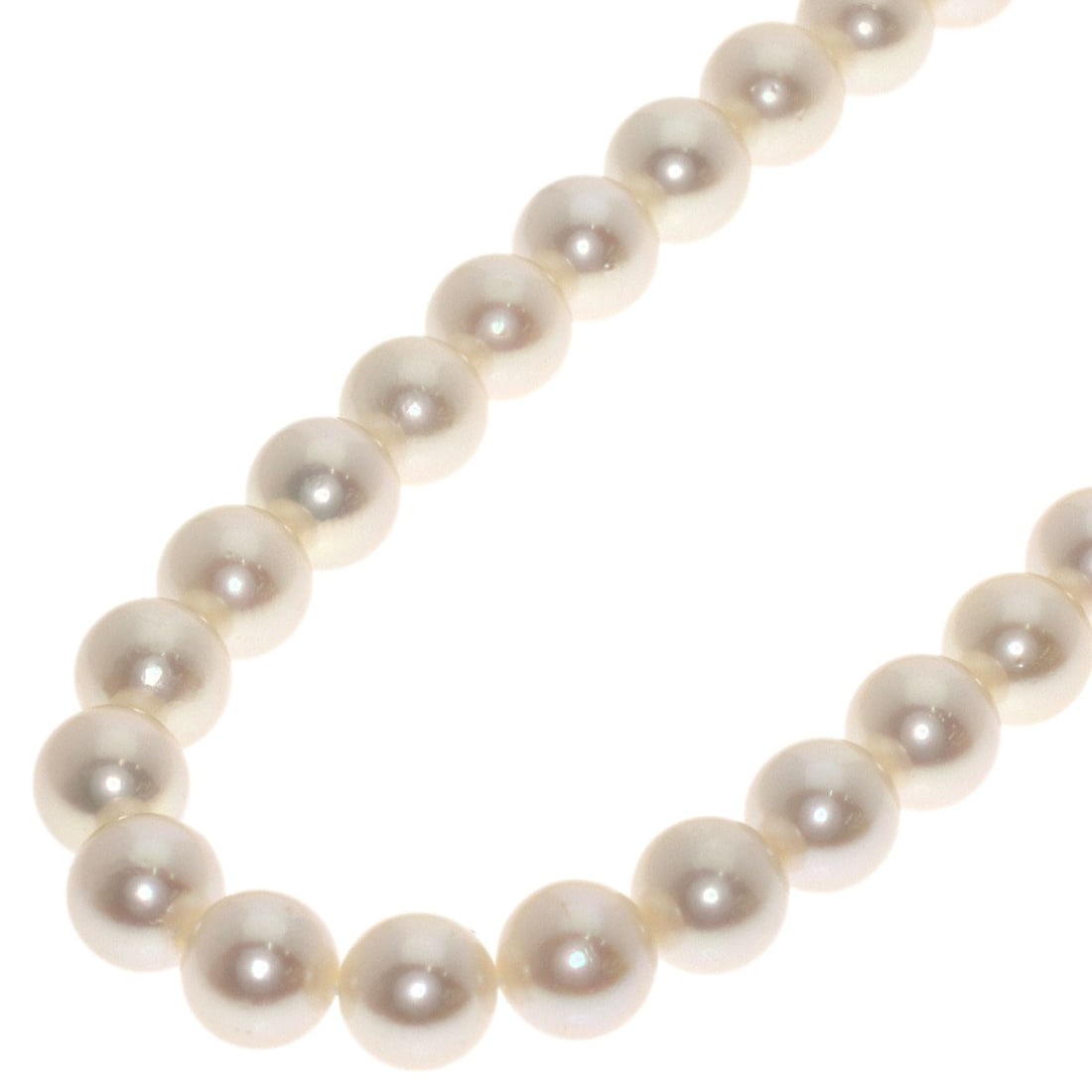 Pearl Necklace Silver Tasaki: Pearl Necklace Silver Tasaki This silver Tasaki necklace features a striking white color and a sleek 16.5-inch length, making it a versatile accessory for everyday wear. The open closure allows for