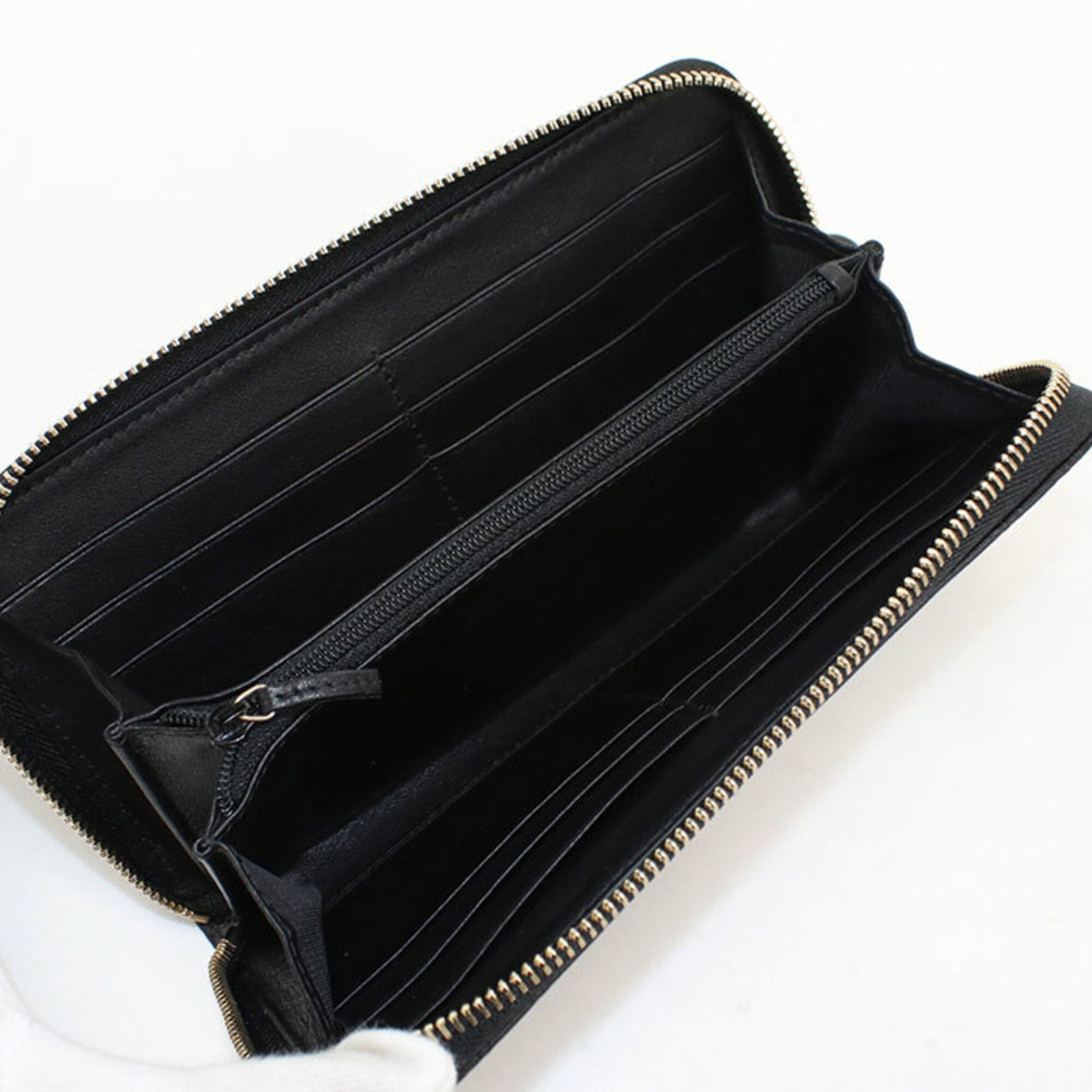 Gucci Long Wallet (Bi-Fold) Leather - 3