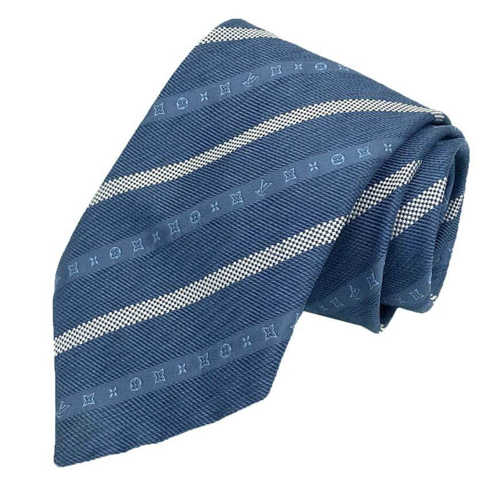 Vuitton Cravat Silk Louis: Vuitton Cravat Silk Louis Silk cravat with a blue hue, crafted from high-quality material, and featuring a width of 8cm. This Louis Vuitton piece is made in Italy, bearing a signature. Brought to you