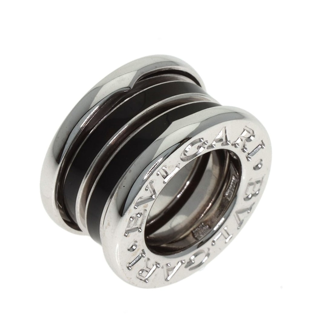 Black Lacquer K18 White Gold Bvlgari B Pendant Zero1 Top: Black Lacquer K18 White Gold Bvlgari B Pendant Zero1 Top K18 White Gold Bvlgari B Pendant Zero1 Top is a sleek and modern pendant top featuring a striking silver finish. Made from high-quality K18 whi