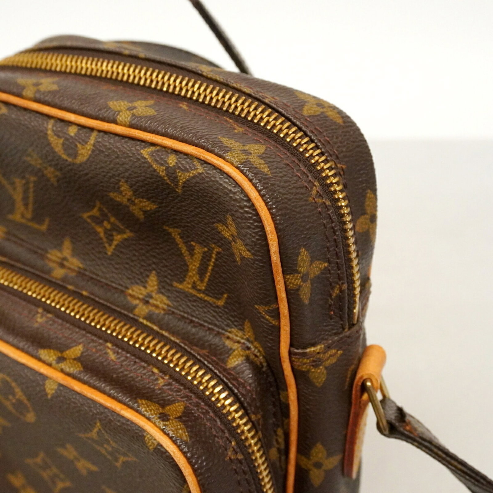 Shoulder Bag by Louis Vuitton - 7