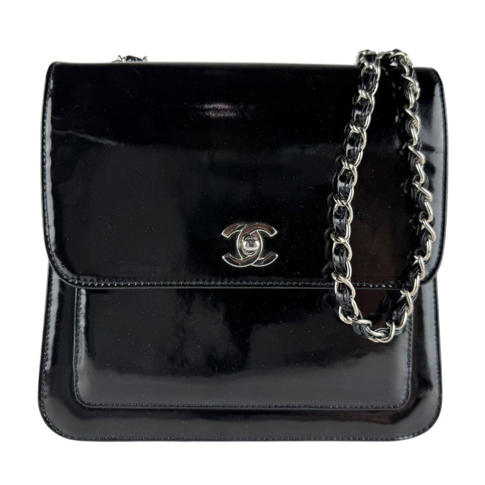 Patent Leather Chanel Bag Shoulder: Patent Leather Chanel Bag Shoulder Patent leather Chanel bag in black, featuring a sleek shoulder design with a size of 22cm x 21cm x 8cm. This bag boasts a classic Chanel look with its iconic patent