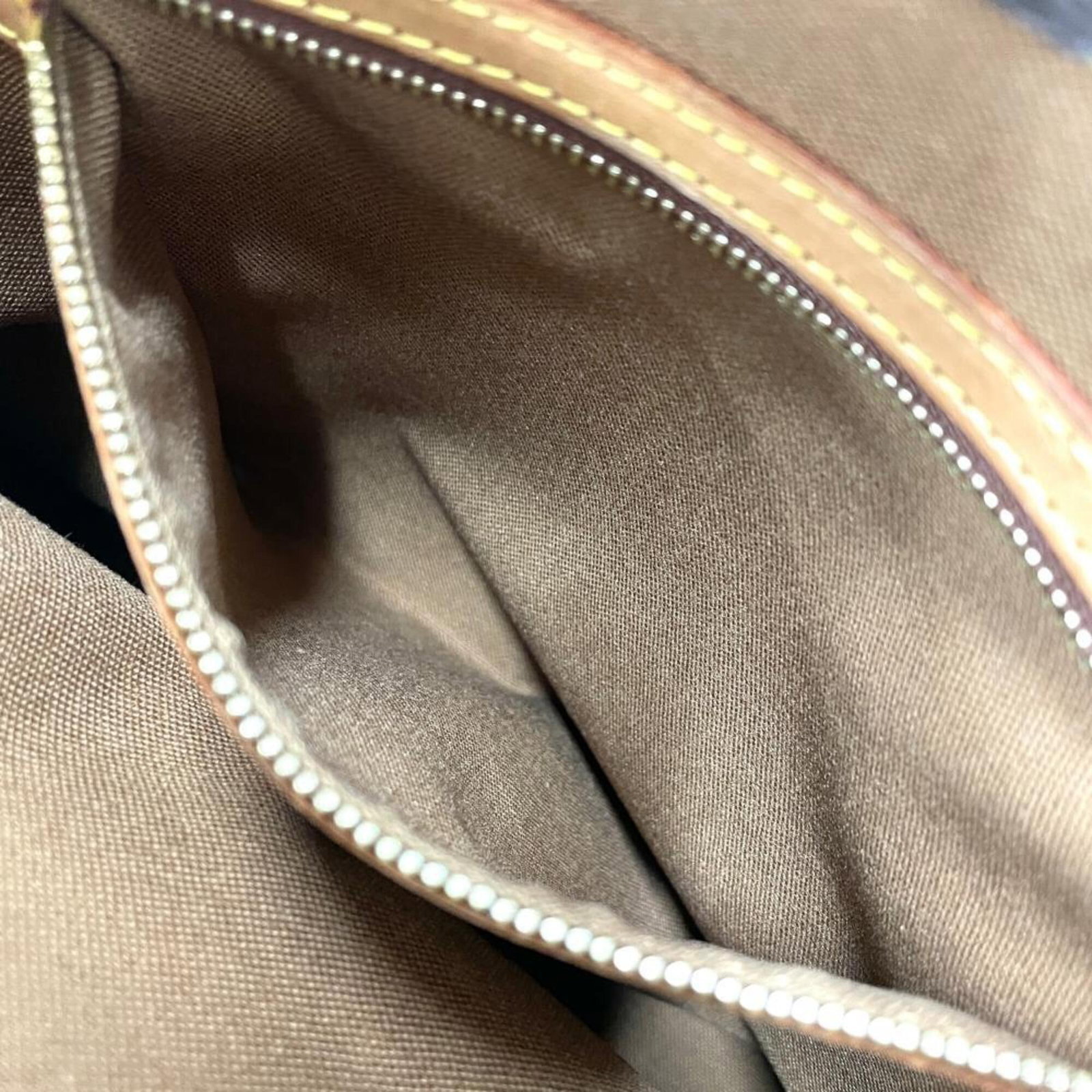 Louis Vuitton Monogram Tote - 6