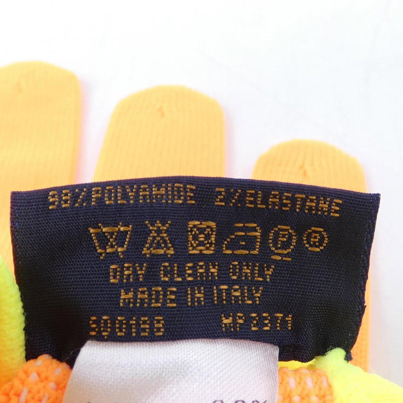 Louis Vuitton Gloves Short - 3
