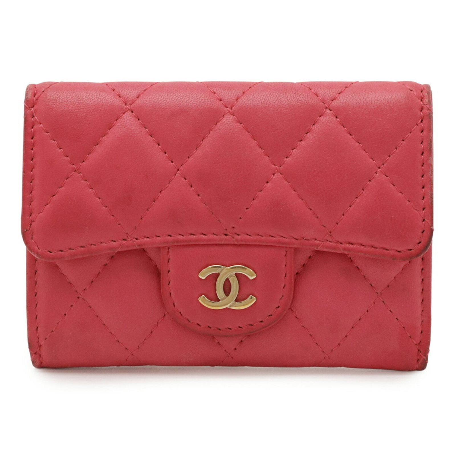 Case leather Chanel business card: Case leather Chanel business card This pink lambskin leather business card case from Chanel features a classic design with a subtle touch of femininity. Made from high-quality leather, it measures 8cm