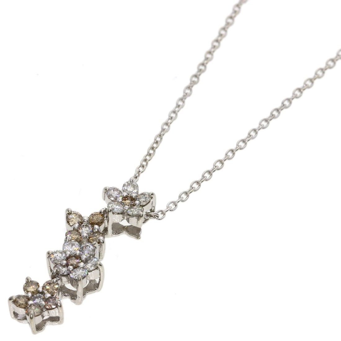 K18 White Gold Diamond Necklace Ponte Vecchio: K18 White Gold Diamond Necklace Ponte Vecchio Item Specifics: Brand: Ponte Vecchio Style: Necklace Material: K18 White Gold Color: Silver Metal: Gold Main Stone: Diamond Total Carat Weight: D 0.52ct