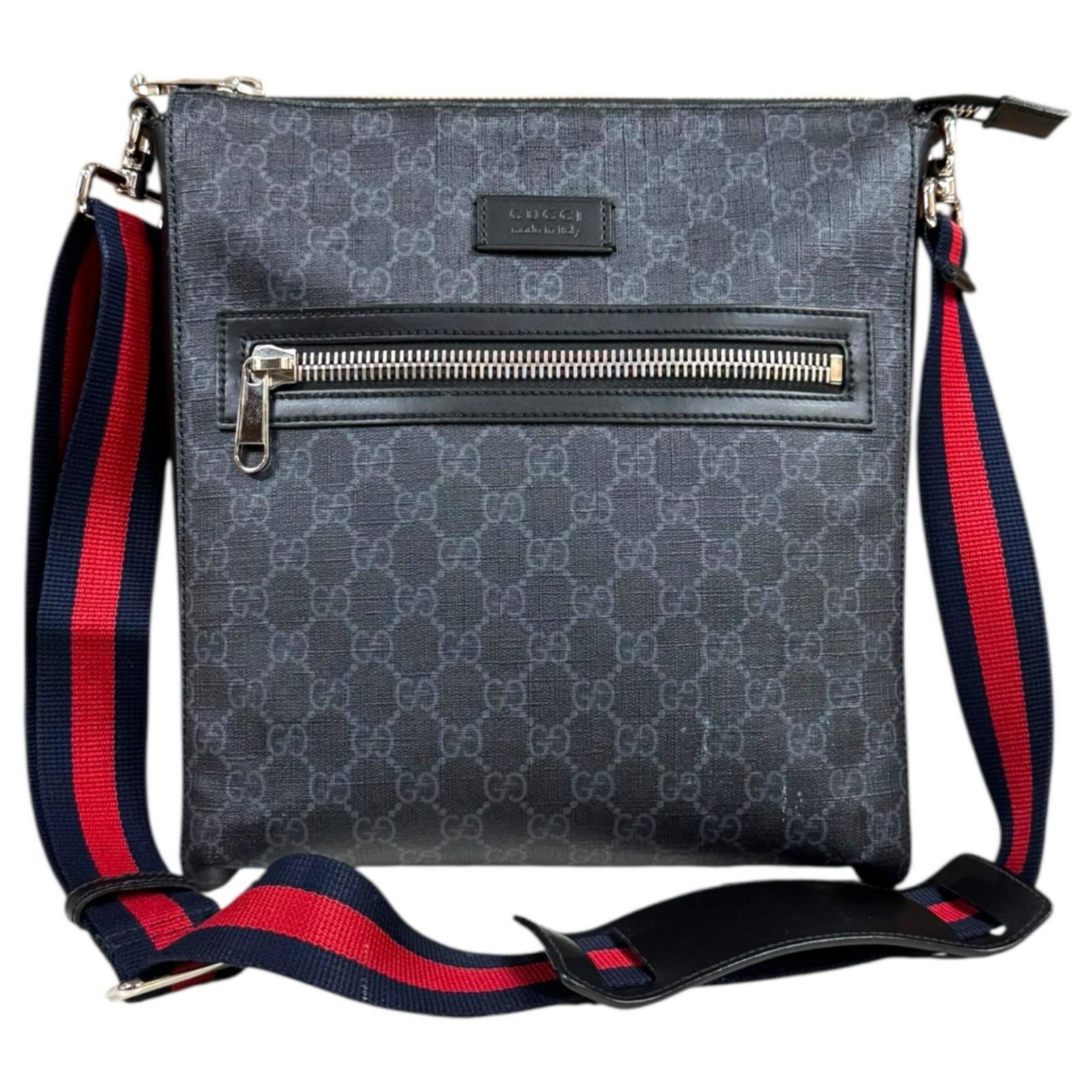 Gucci Supreme Gg Bag Shoulder: Gucci Supreme Gg Bag Shoulder Black GG Supreme Gg Bag Shoulder from Gucci, Italy, features a sleek design with a signature GG Supreme pattern. Made from high-quality materials, this shoulder bag