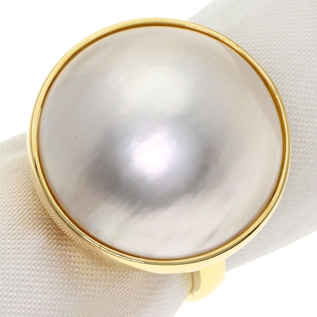Mikimoto K18 Yellow Gold Pearl Ring Mabe: Mikimoto K18 Yellow Gold Pearl Ring Mabe K18 Yellow Gold Pearl Ring Mabe boasts a stunning gold metal exterior, featuring a pearl as the main stone. This Mikimoto piece is crafted from high-purity
