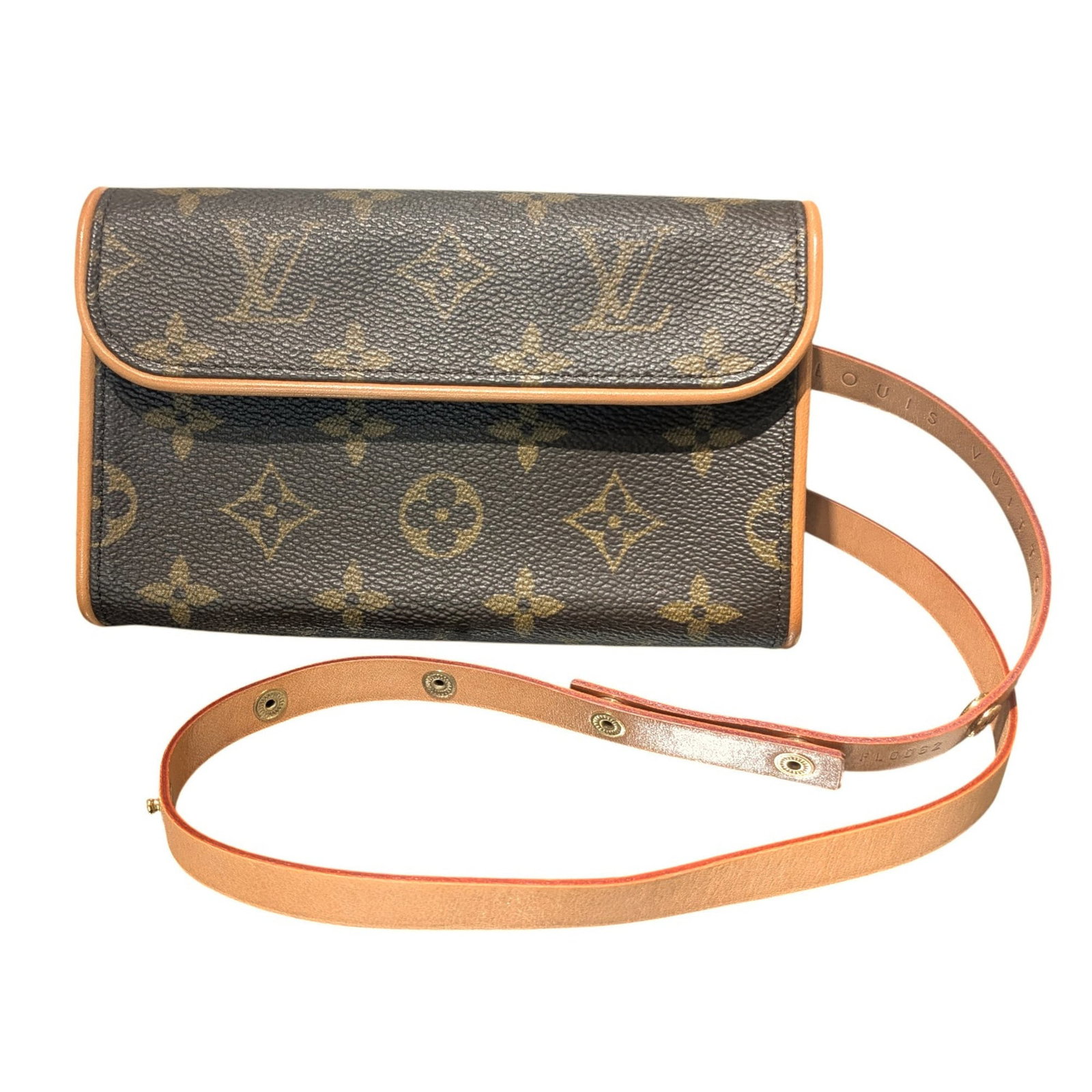 Monogram Canvas Pochette Pouch Bag Shoulder Louis Vuitton: Monogram Canvas Pochette Pouch Bag Shoulder Louis Vuitton Monogram Canvas Pochette Pouch Bag Shoulder Louis Vuitton is made from high-quality Monogram canvas, featuring the iconic Louis Vuitton