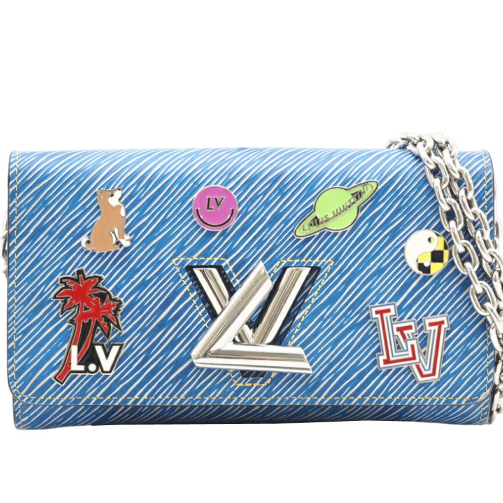 Shoulder Bag Louis Vuitton Denim: Shoulder Bag Louis Vuitton Denim Denim shoulder bag from Louis Vuitton, featuring a striking blue color and RFID-protected serial number on the body. This stylish bag measures 12.5cm x 19cm x 3cm and