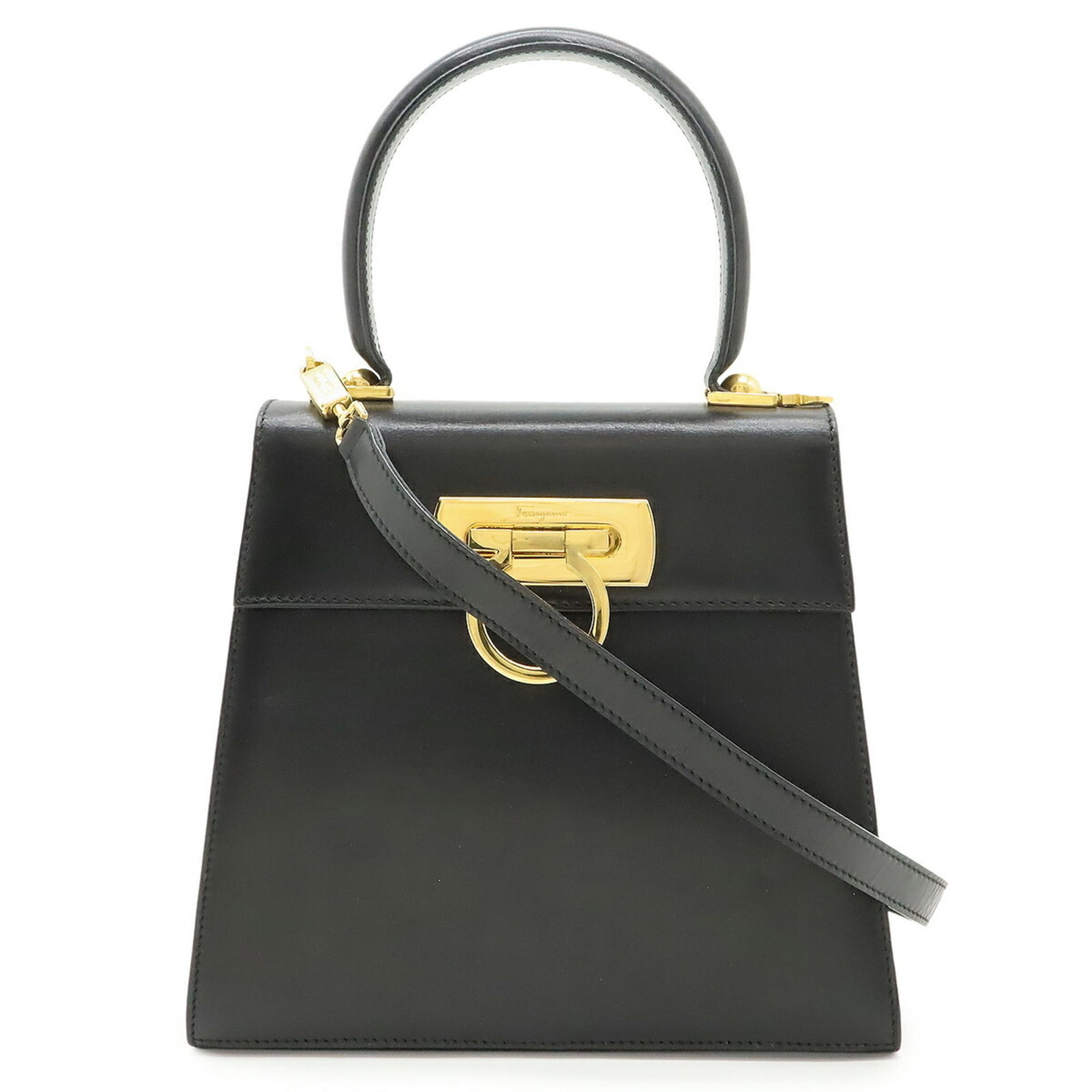 Ferragamo Salvatore Handbag Leather Bag Shoulder: Ferragamo Salvatore Handbag Leather Bag Shoulder The Salvatore Ferragamo Gancini Leather Shoulder Bag boasts sleek, sophisticated design with a classic black leather finish. Measuring 18.5cm x 20.5cm 
