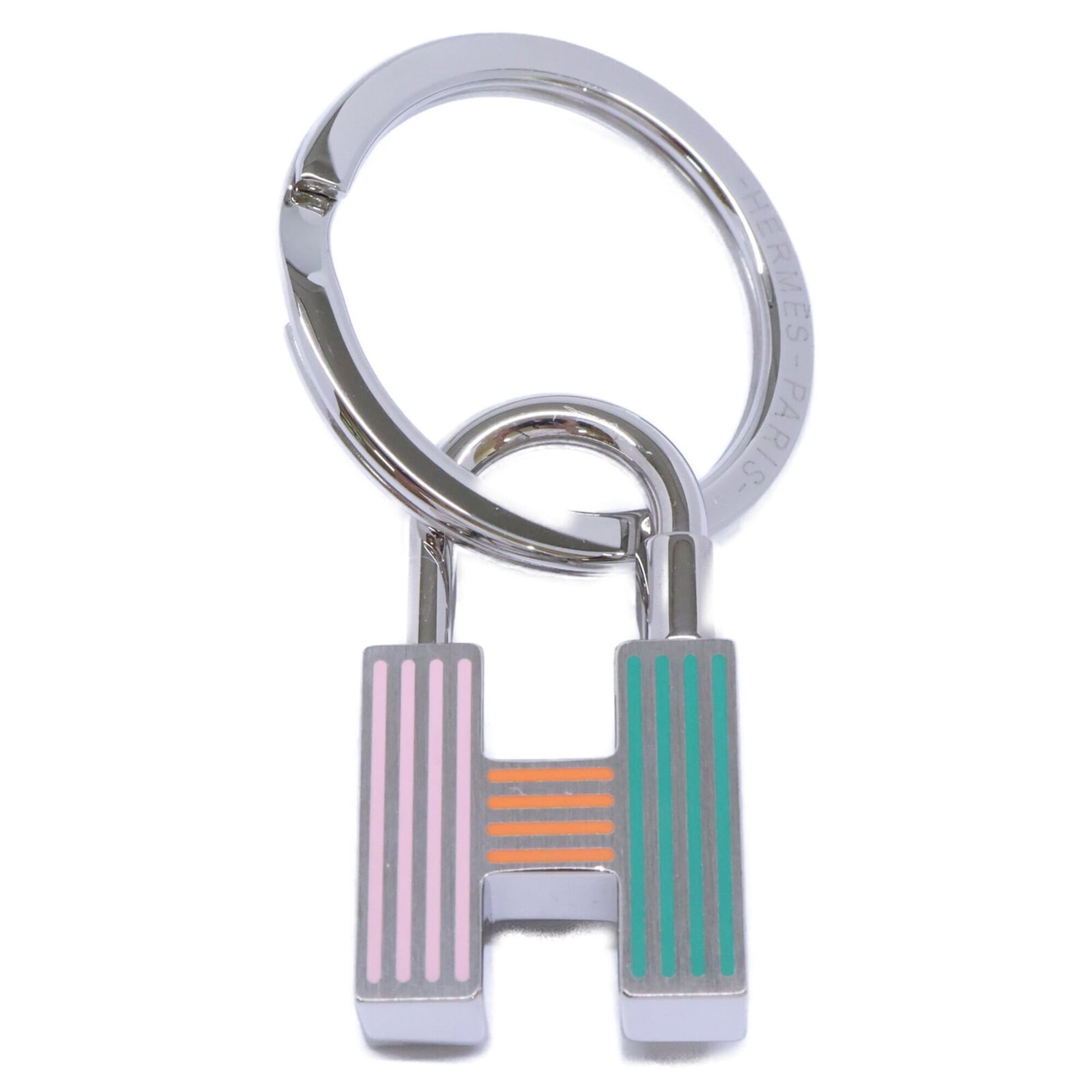 Keyring Hermes: Keyring Hermes A sleek and sophisticated keyring from the renowned French fashion house, Hermes, adds a touch of elegance to any outfit. This beautifully crafted keyring features the iconic brand's