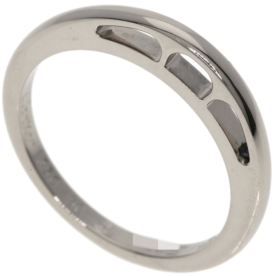 Charm Ring K18 Gold White 50: Charm Ring K18 Gold White 50 K18 White Gold Charm Ring in Silver Finish. This 50-piece charm ring features a K18 gold construction and a silver finish, adding a touch of elegance to any outfit. With i