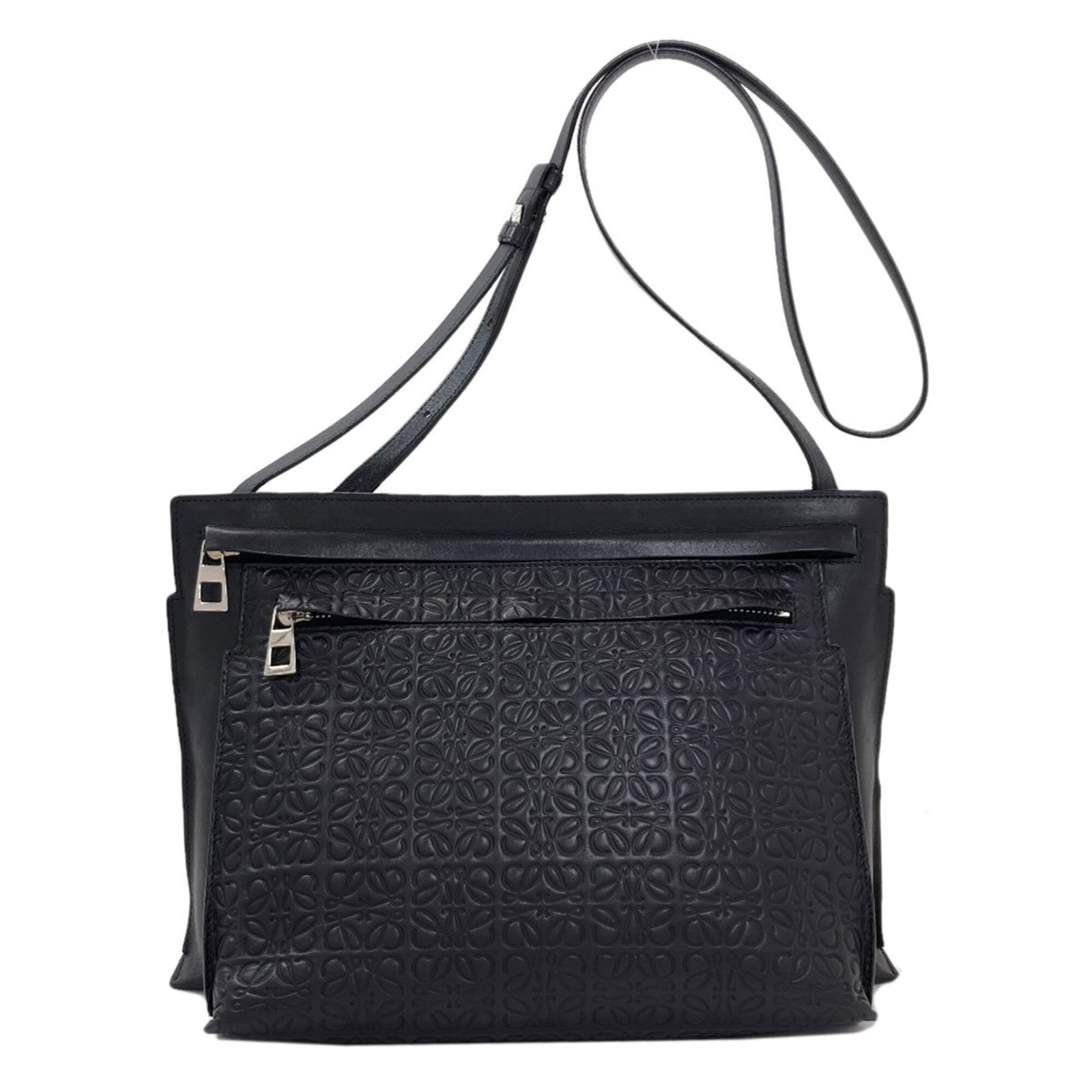 Shoulder Bag Leather: Shoulder Bag Leather Black Leather Shoulder Bag from Loewe, measuring 19.5cm x 29cm x 4cm, features a sleek design and premium leather construction. This stylish shoulder bag is made from high-quality