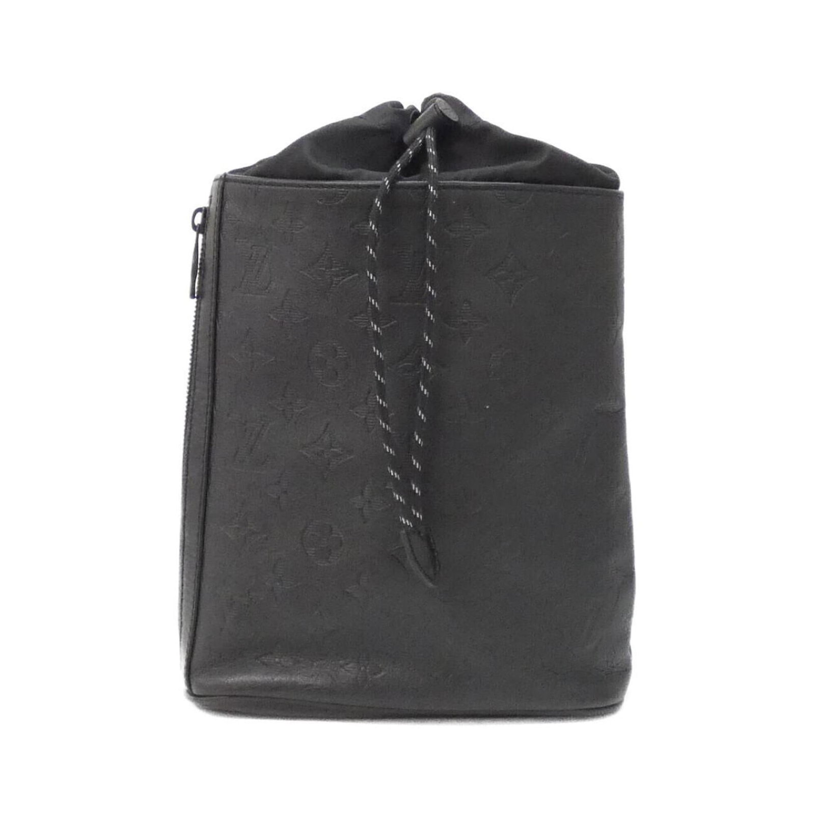 Vuitton Shadow Monogram Bag Shoulder: Vuitton Shadow Monogram Bag Shoulder Black Monogram Shadow shoulder bag from Louis Vuitton, featuring the iconic Monogram Shadow design, with a sleek and modern silhouette. Weighing in at 400g, this