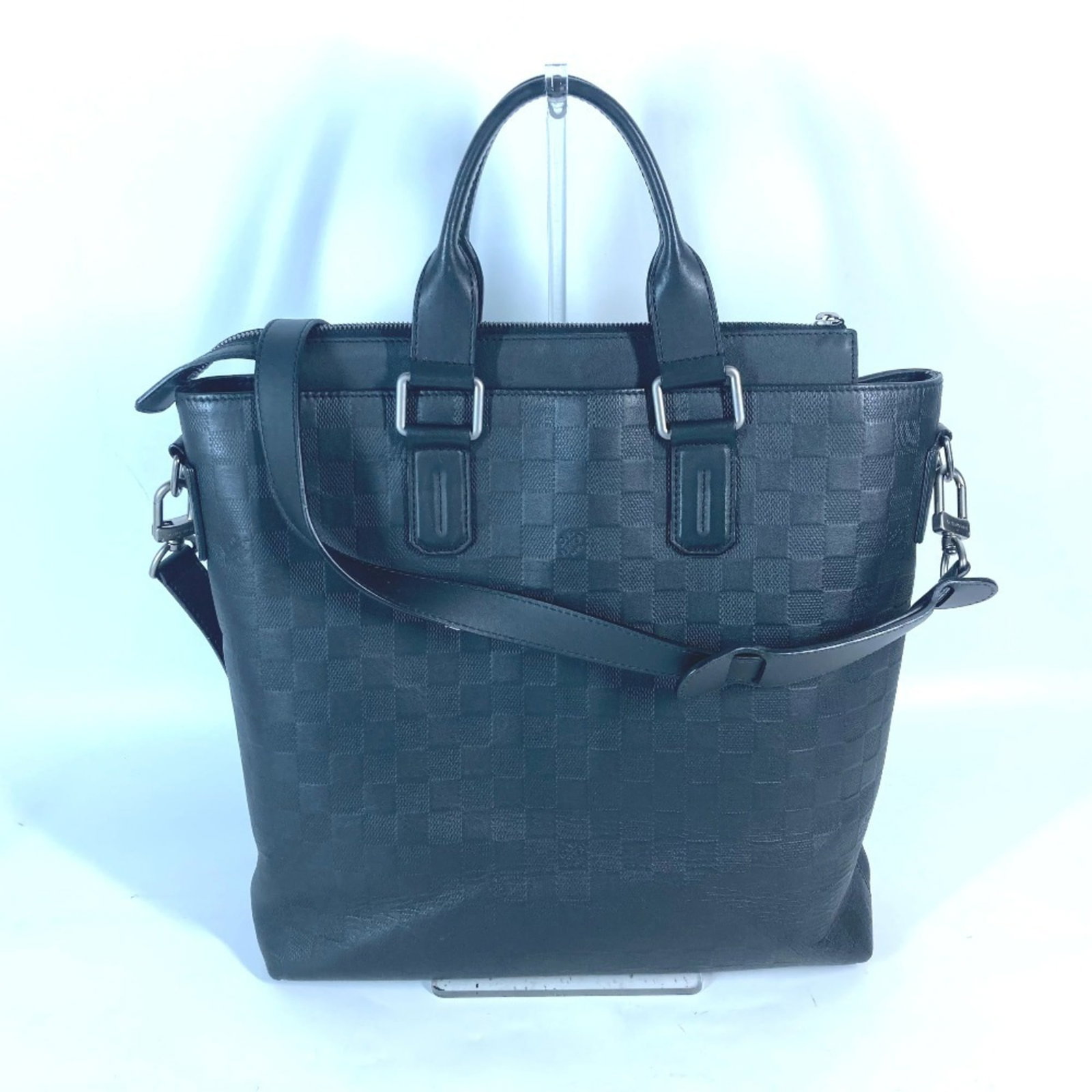 Handbag Damier Infini Louis Vuitton Shoulder: Handbag Damier Infini Louis Vuitton Shoulder Black, Onyx Damier Infini Louis Vuitton Shoulder Bag, 32cm x 33cm x 8cm, comes with original box. Item Specifics: Brand: Louis Vuitton Type: Handbag,