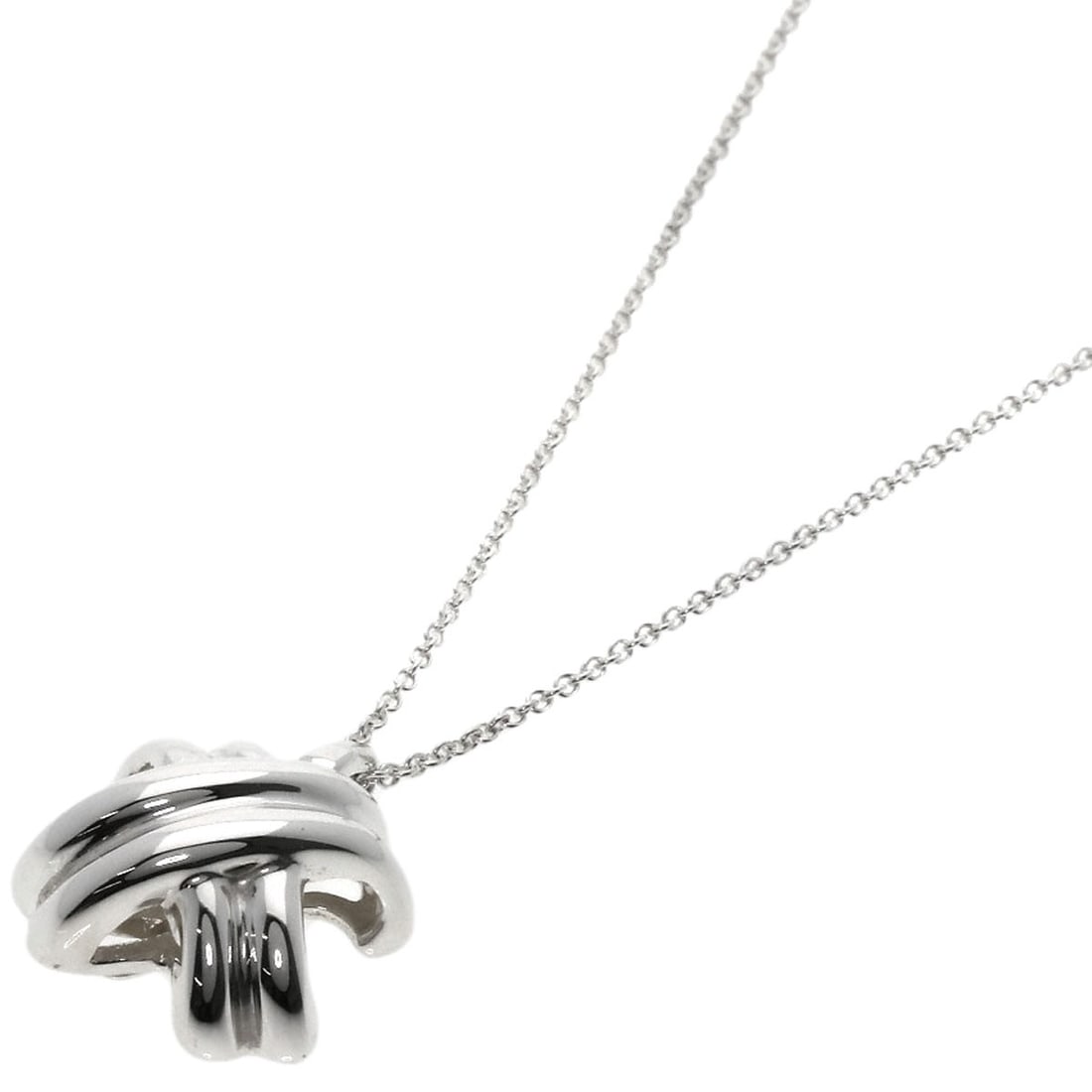 Silver Tiffany&Co Signature Necklace: Silver Tiffany&Co Signature Necklace Silver Tiffany&Co Signature Necklace is a striking piece featuring a silver finish and a signature. The necklace measures 15.7 inches in length, making it a